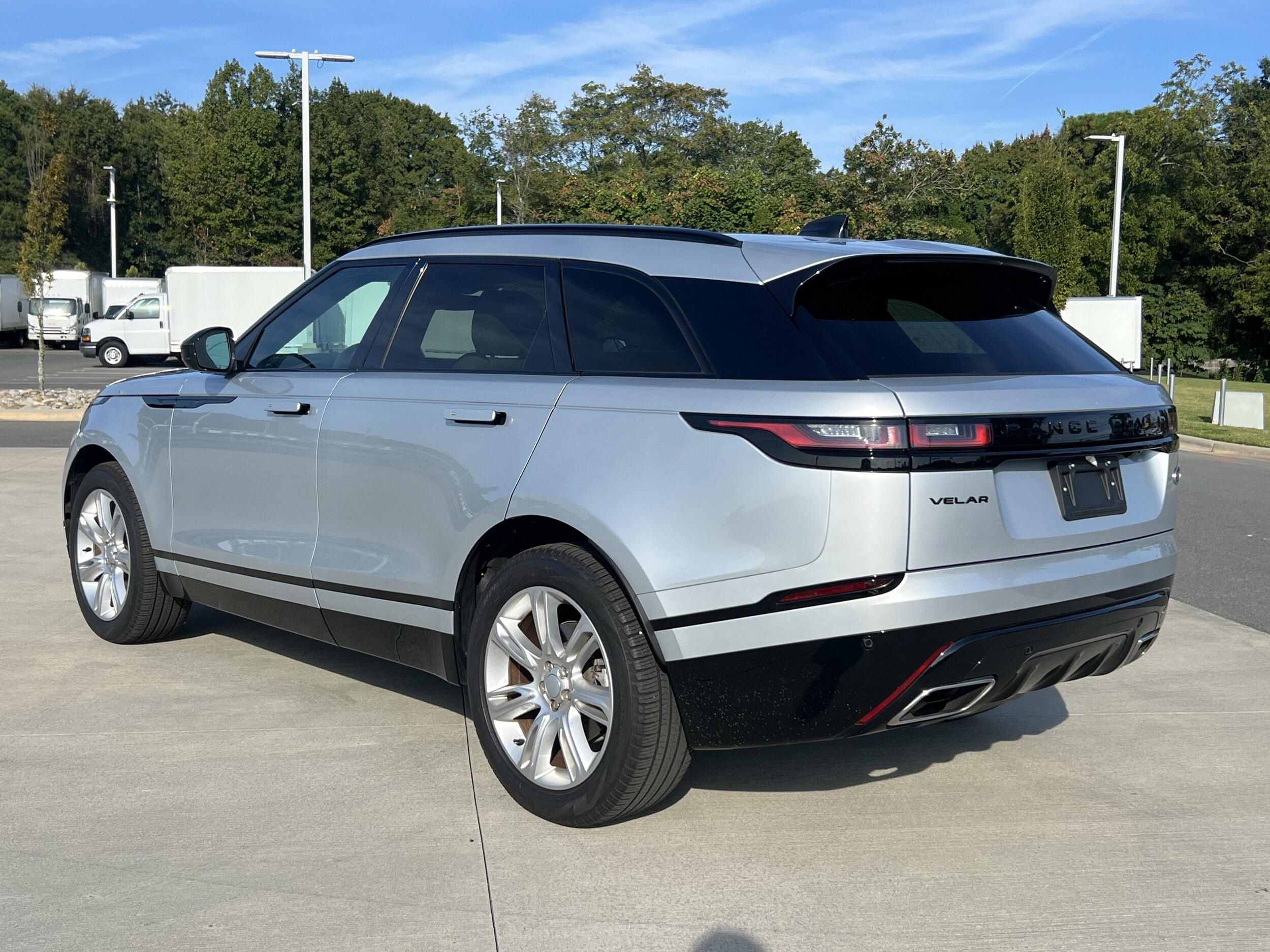 2023 Land Rover Range Rover Velar R-Dynamic S photo 3