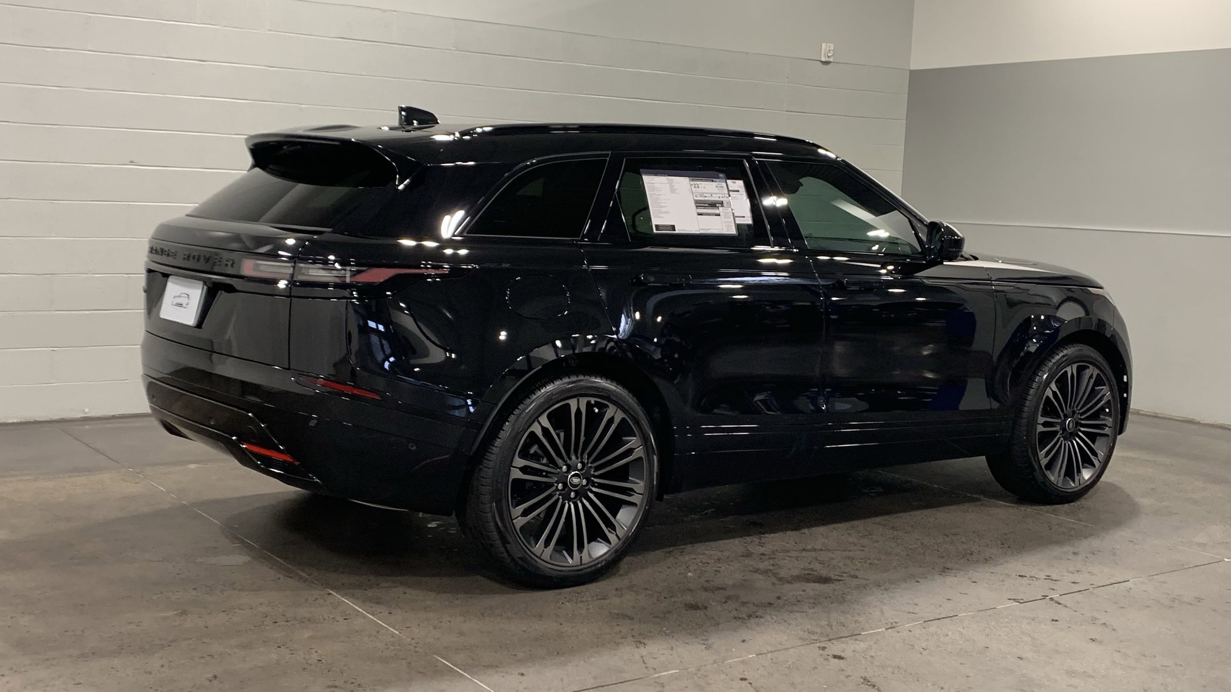 2026 Land Rover Range Rover Velar Dynamic SE photo 2