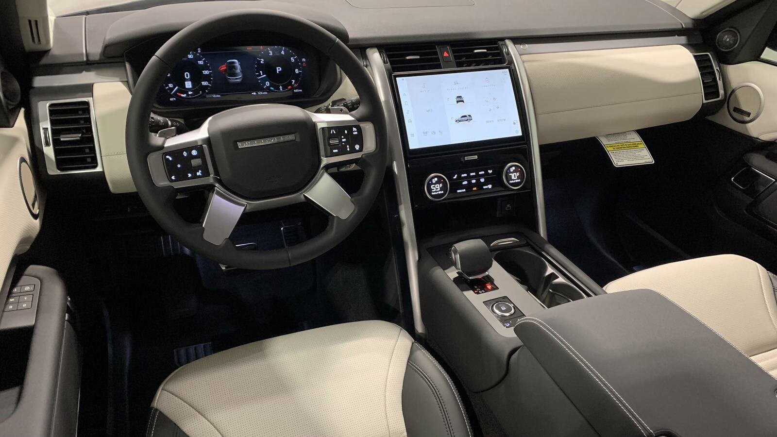 2025 Land Rover Discovery Dynamic SE photo 4