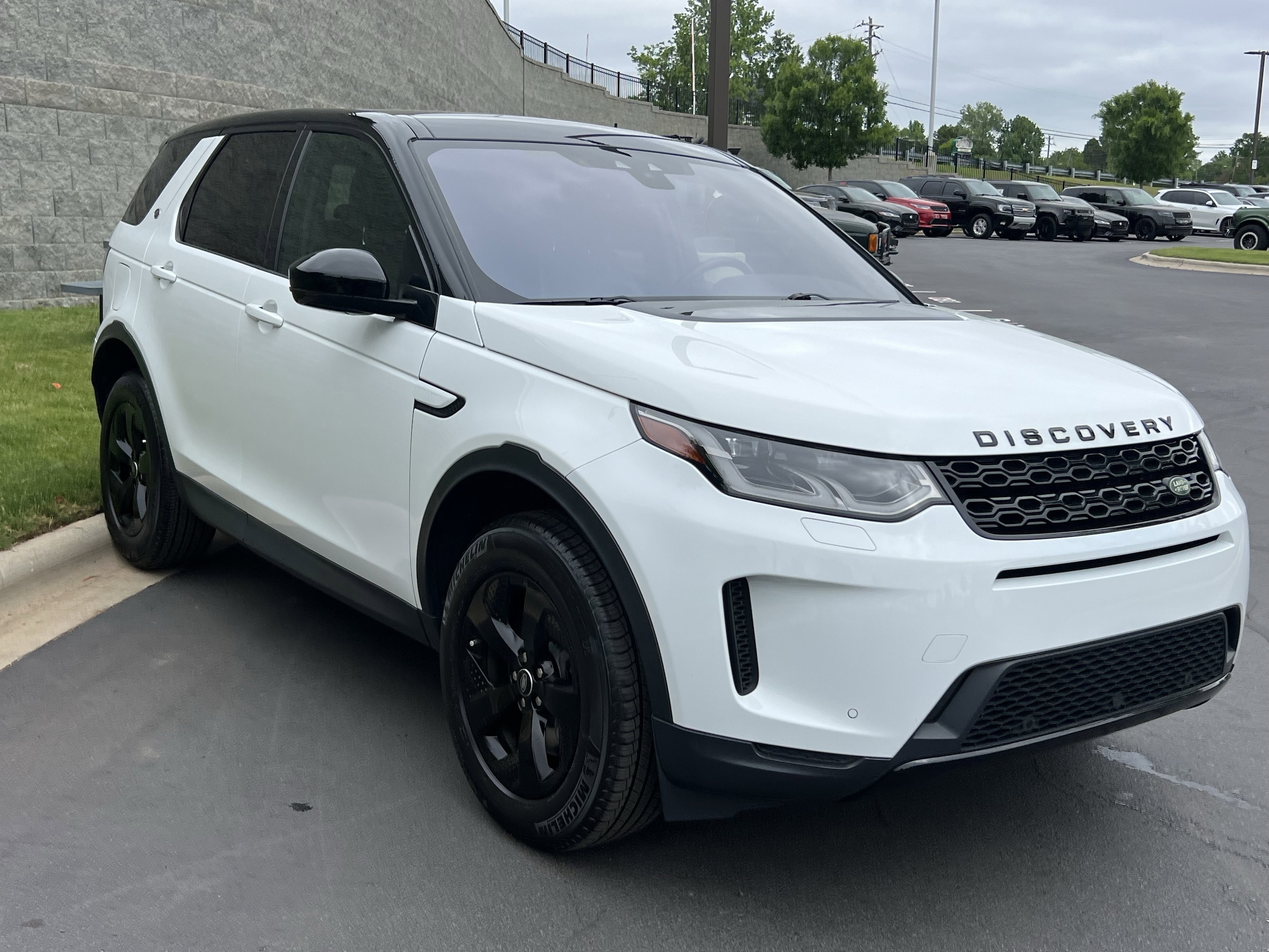 2020 Land Rover Discovery Sport SE photo 6