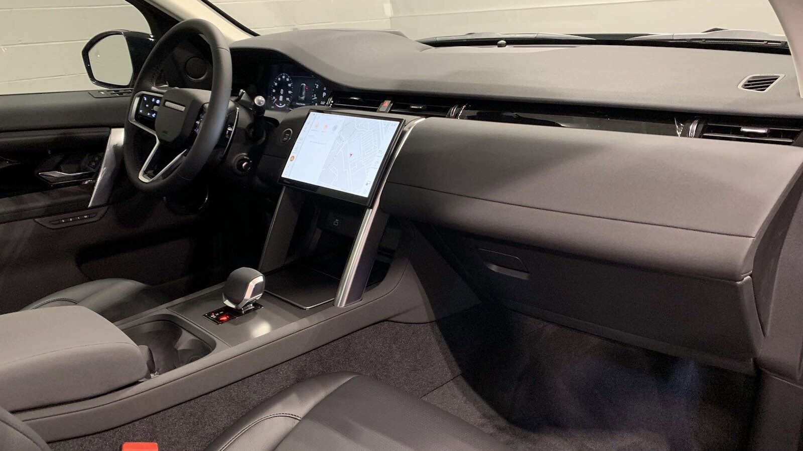 2024 Land Rover Discovery Sport S photo 3