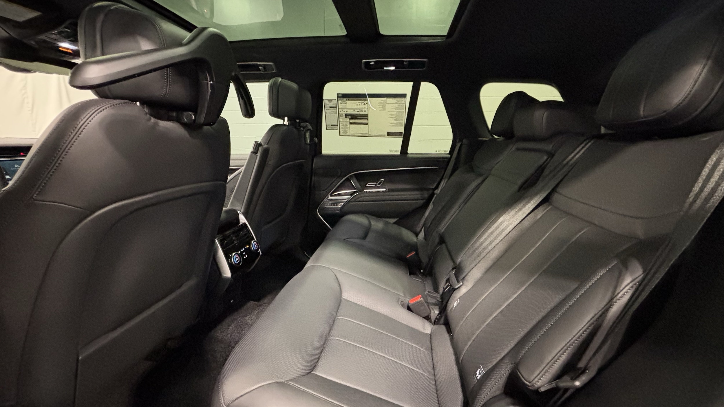 2026 Land Rover Range Rover SE