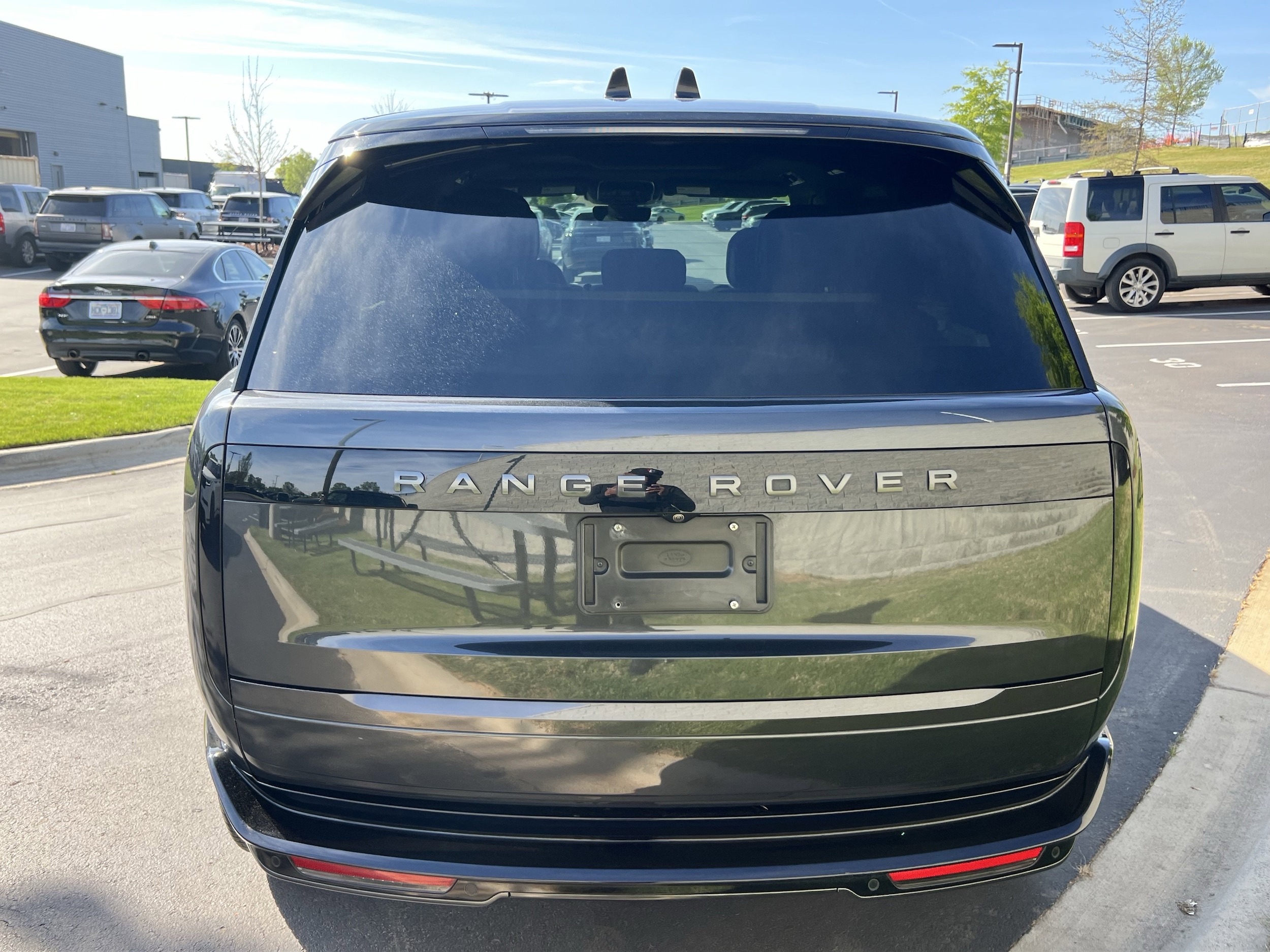 2024 Land Rover Range Rover SE photo 4