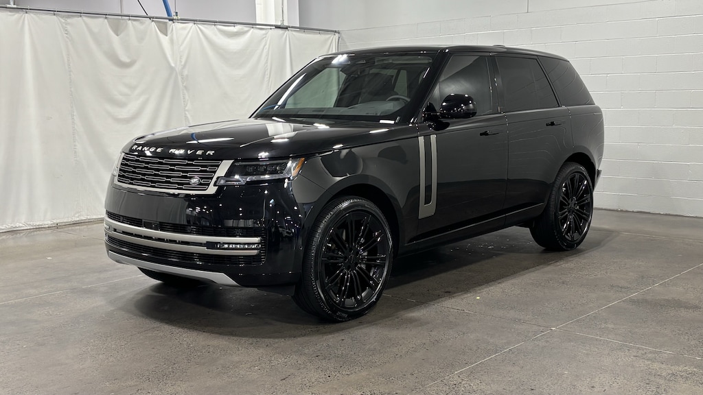 New 2026 Land Rover Range Rover SE SUV