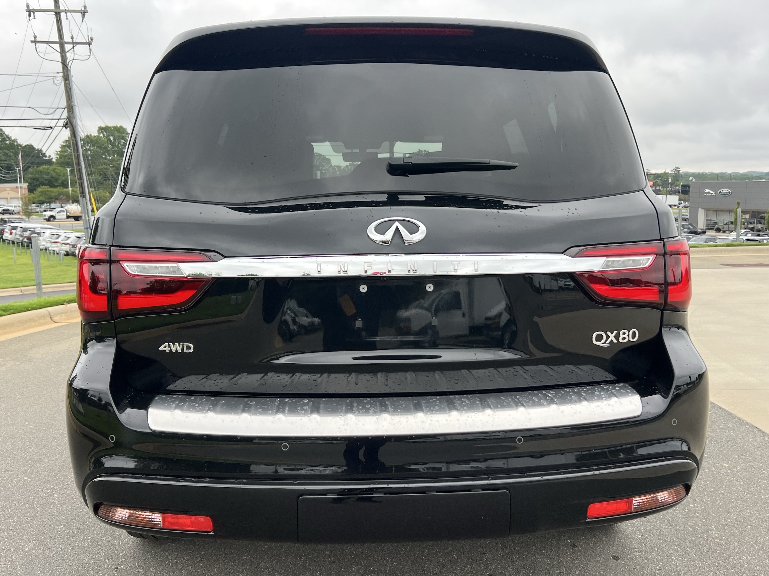 2023 INFINITI QX80 SENSORY