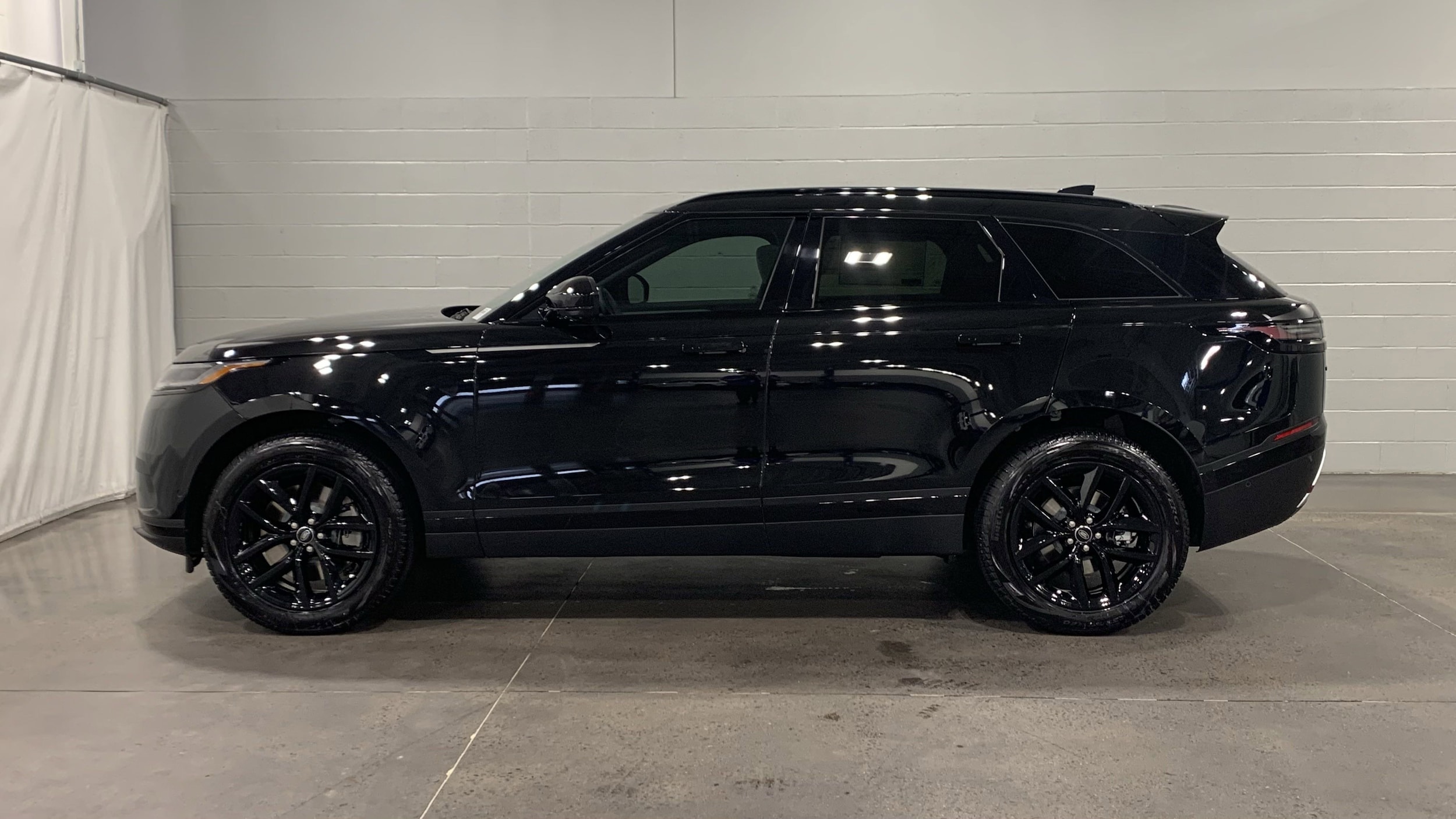 2026 Land Rover Range Rover Velar S photo 6