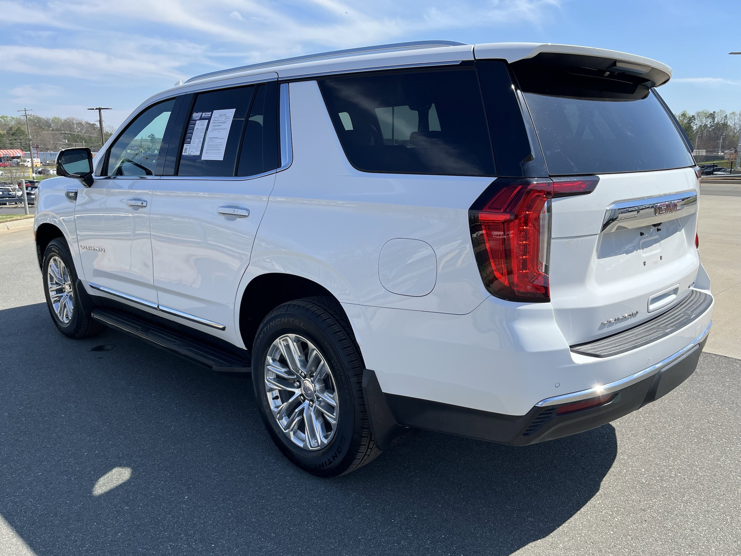 2021 GMC Yukon SLT photo 4