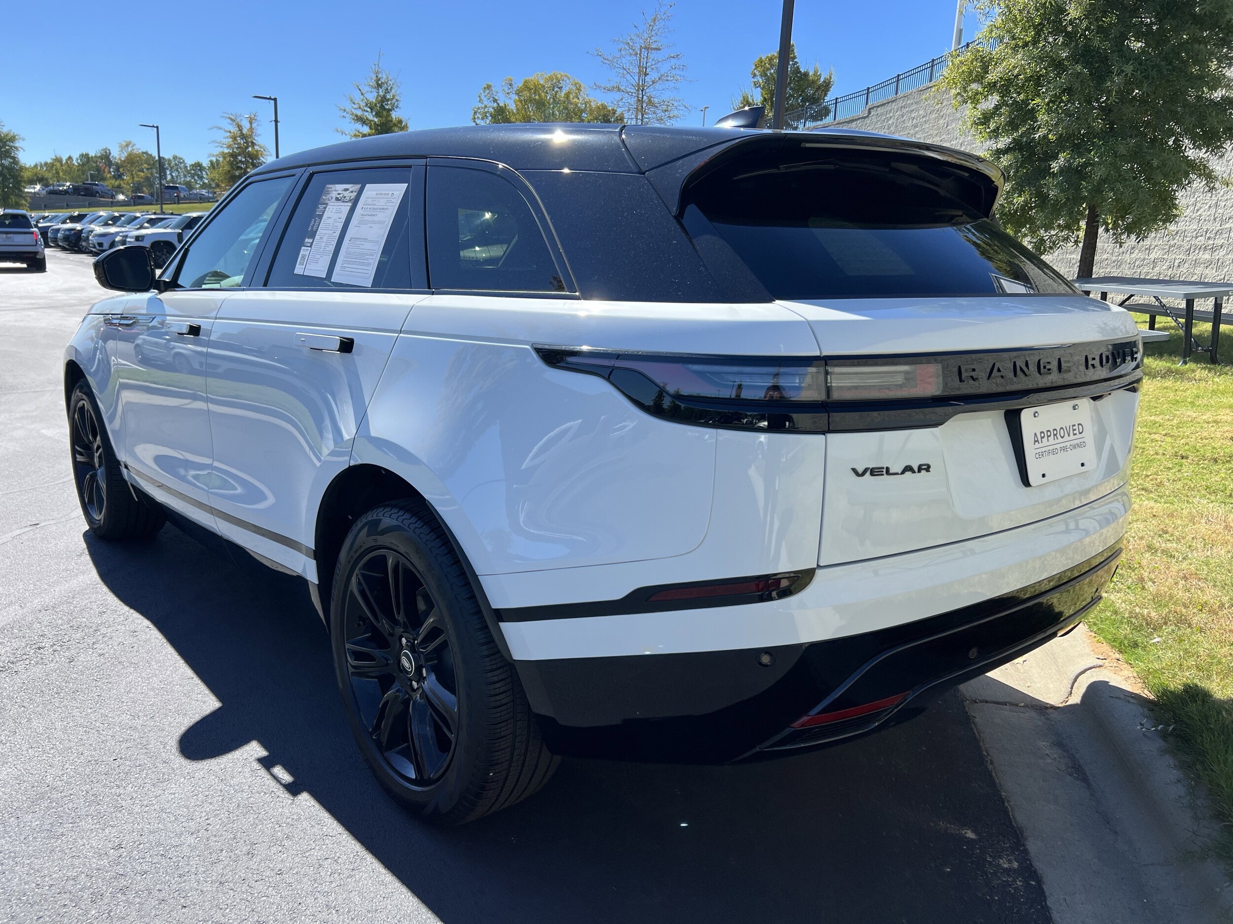 2024 Land Rover Range Rover Velar SE photo 3