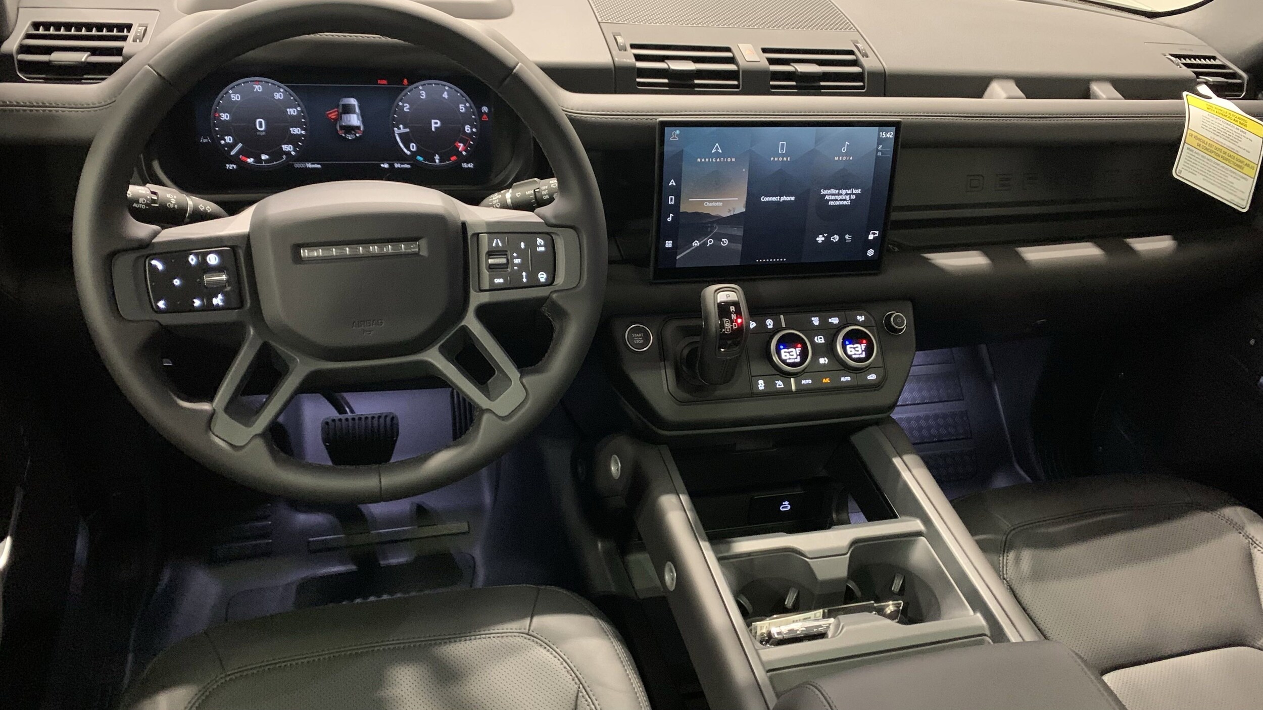 2025 Land Rover Defender 110 S photo 4