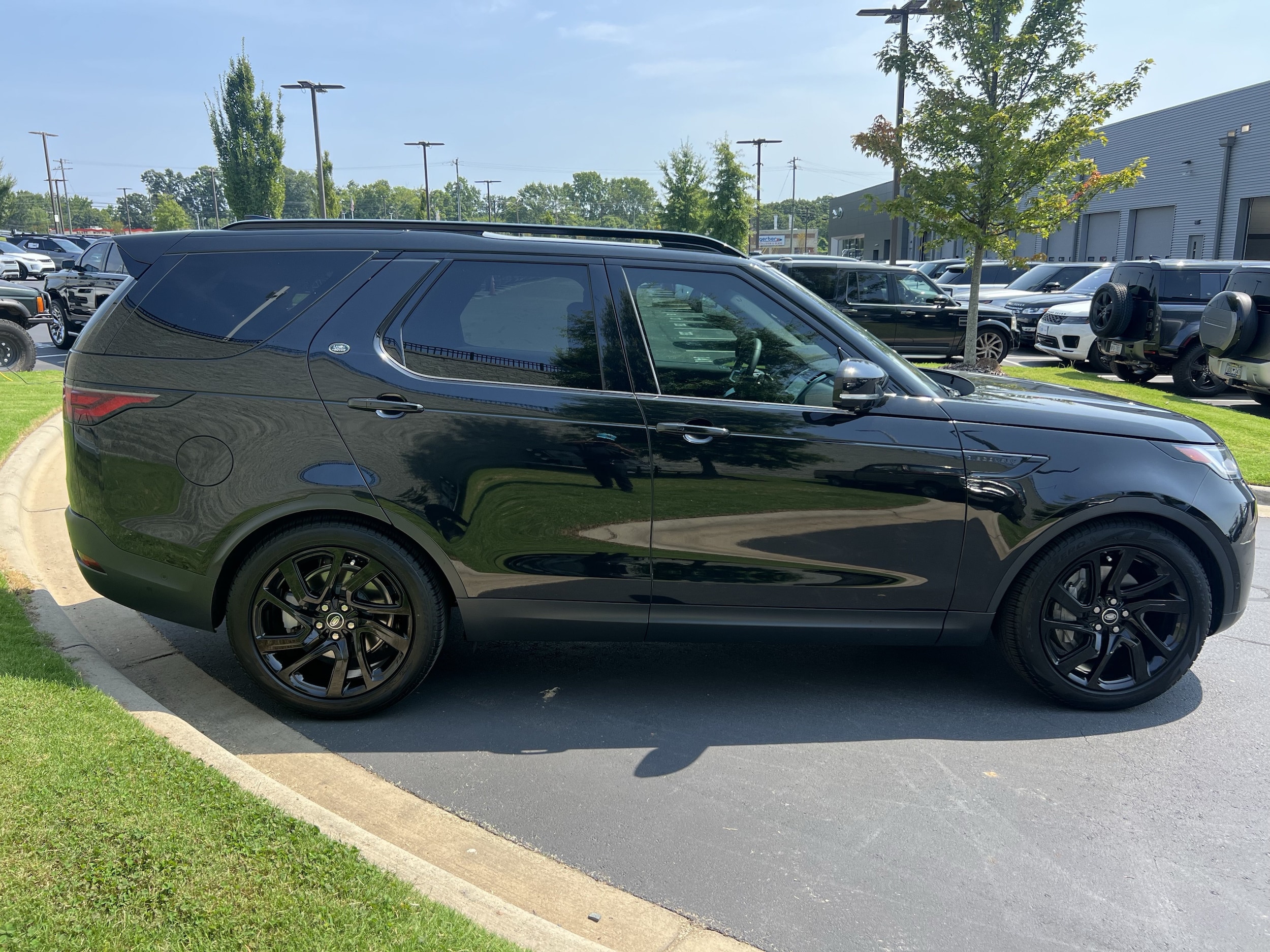 2025 Land Rover Discovery S