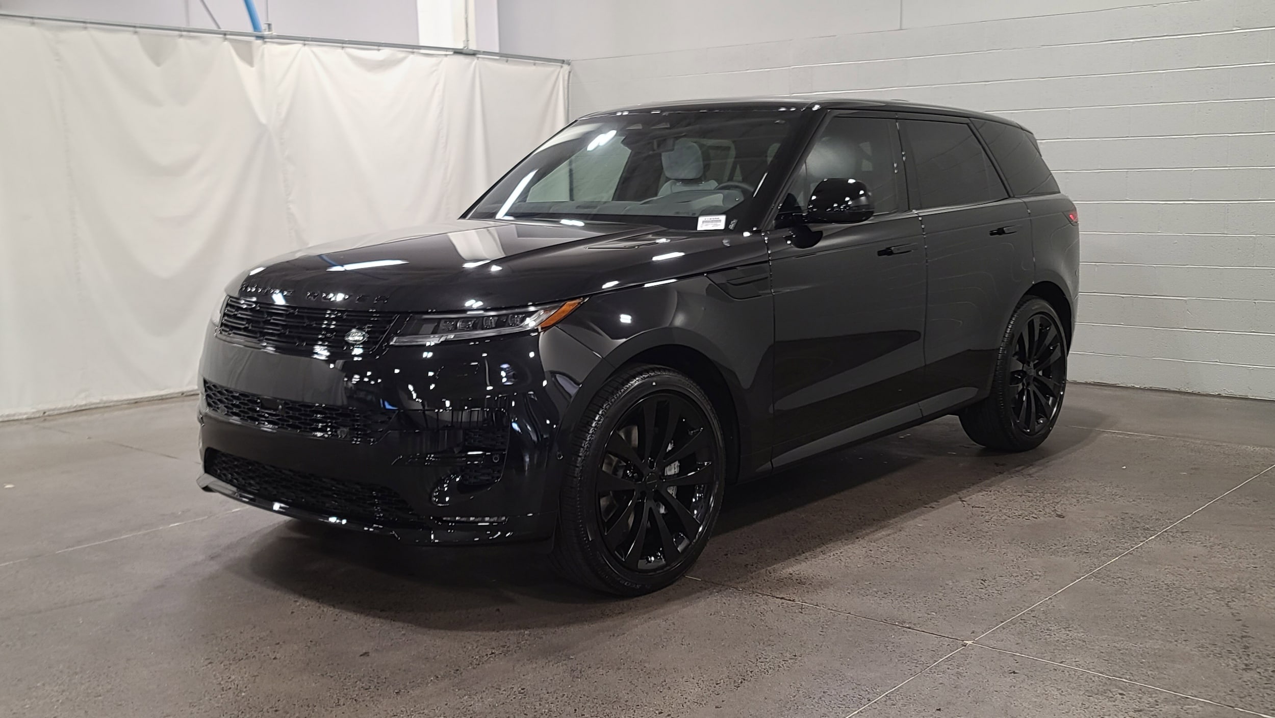 2026 Land Rover Range Rover Sport Dynamic SE's photo