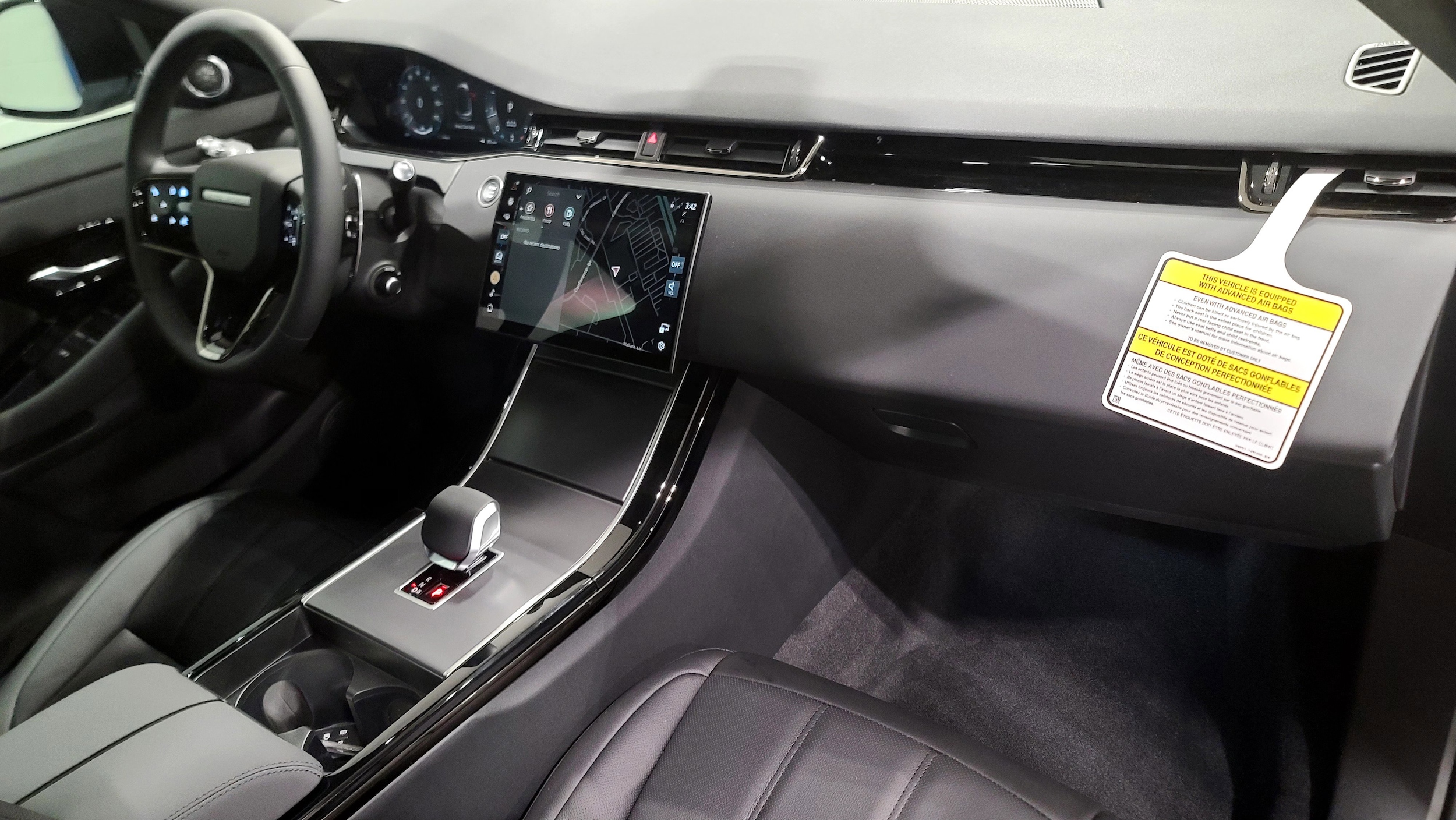 2026 Land Rover Range Rover Evoque Core S photo 3