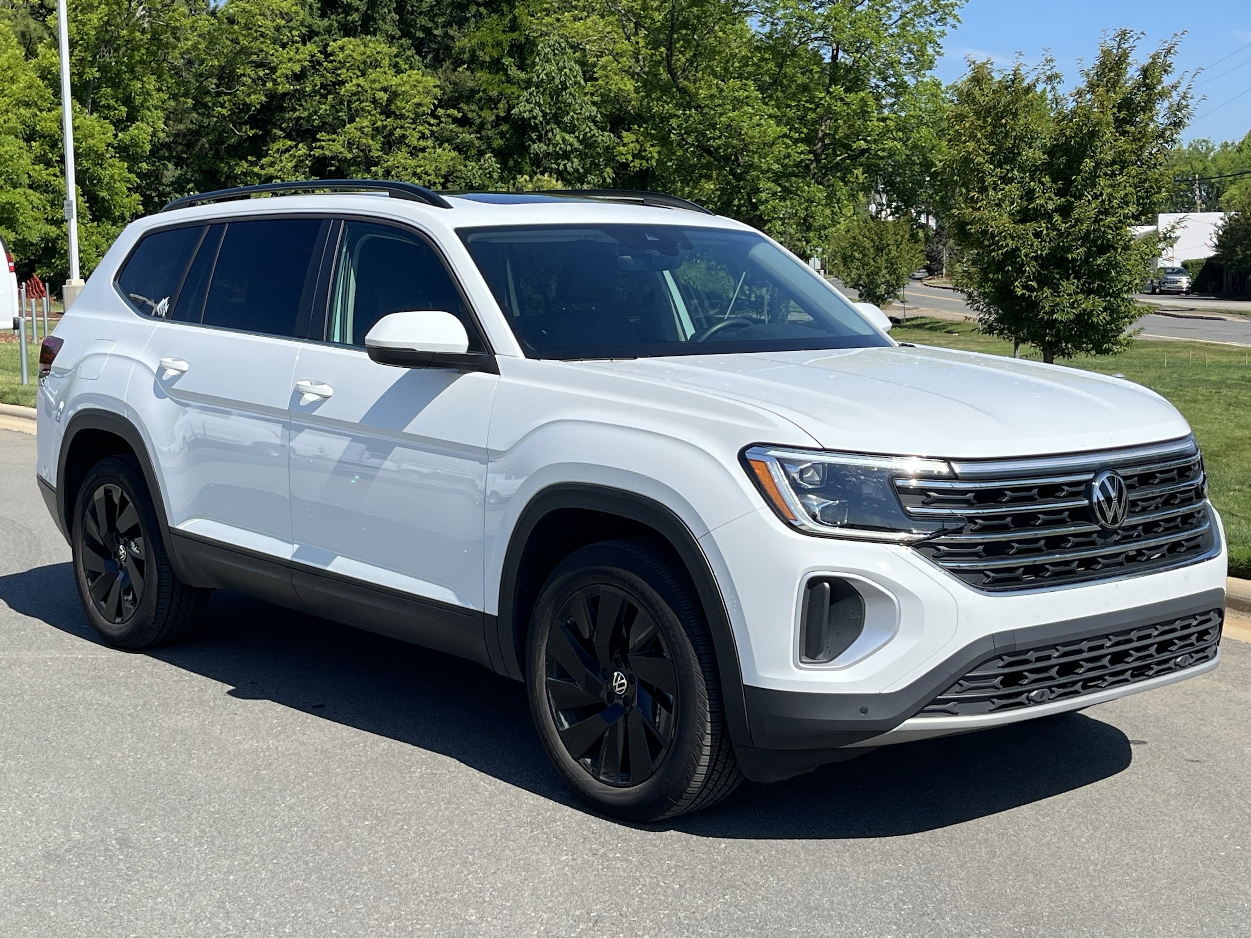 2024 Volkswagen Atlas 2.0T SE w/Tech's photo