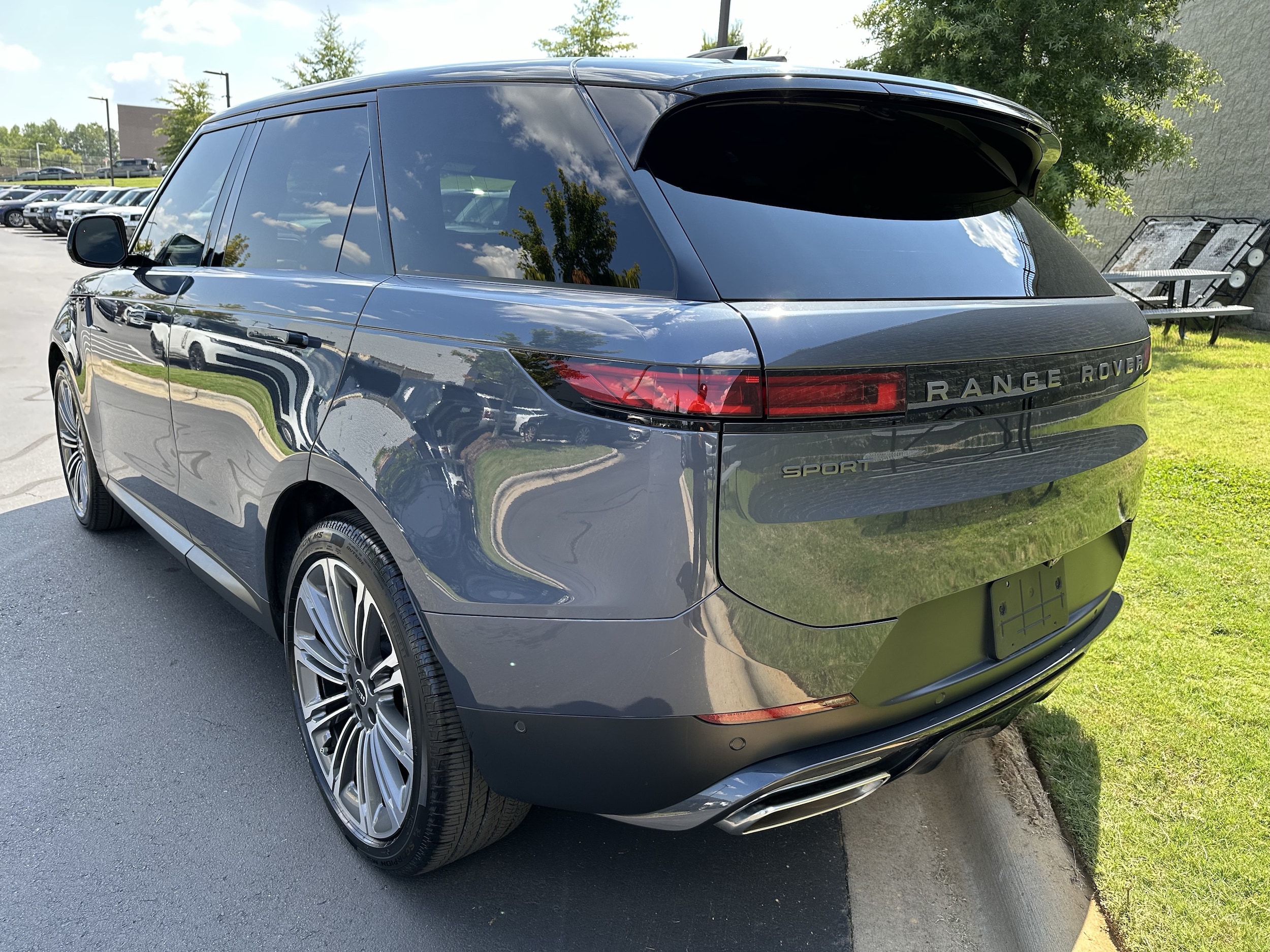 2025 Land Rover Range Rover Sport SE