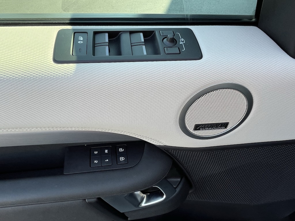 Used 2025 Land Rover Discovery Dynamic SE SUV