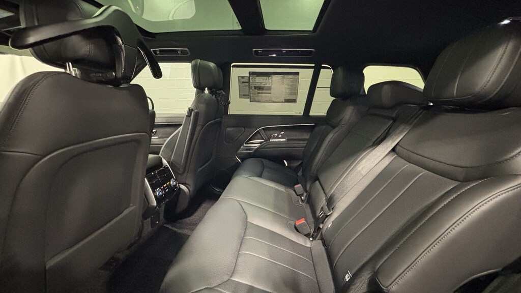 New 2026 Land Rover Range Rover SE 7 Seats SUV