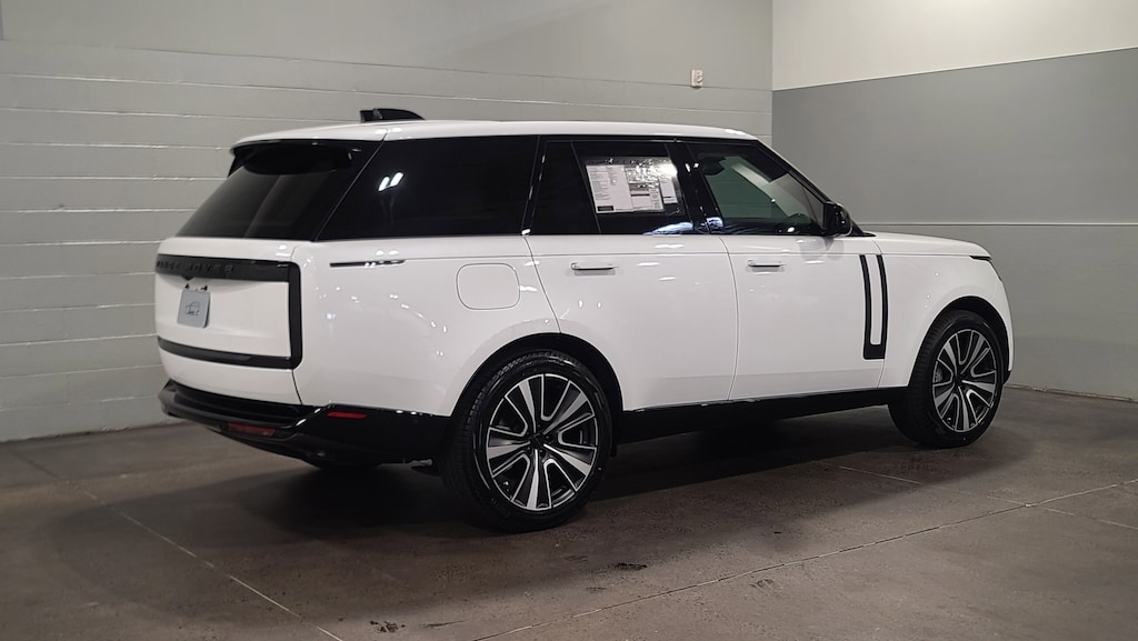 New 2026 Land Rover Range Rover SE SUV