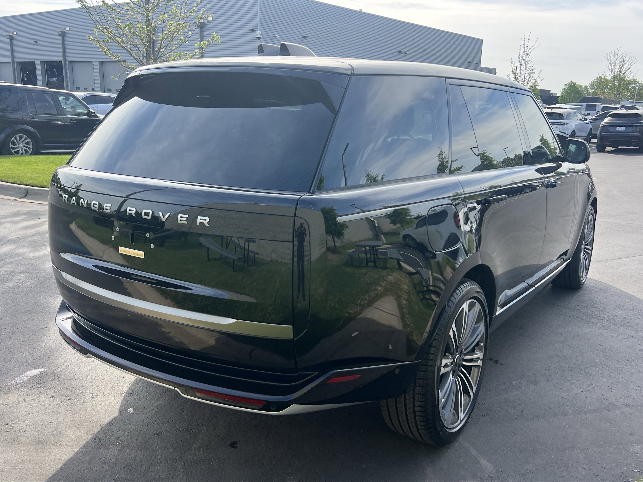 2024 Land Rover Range Rover SE photo 5