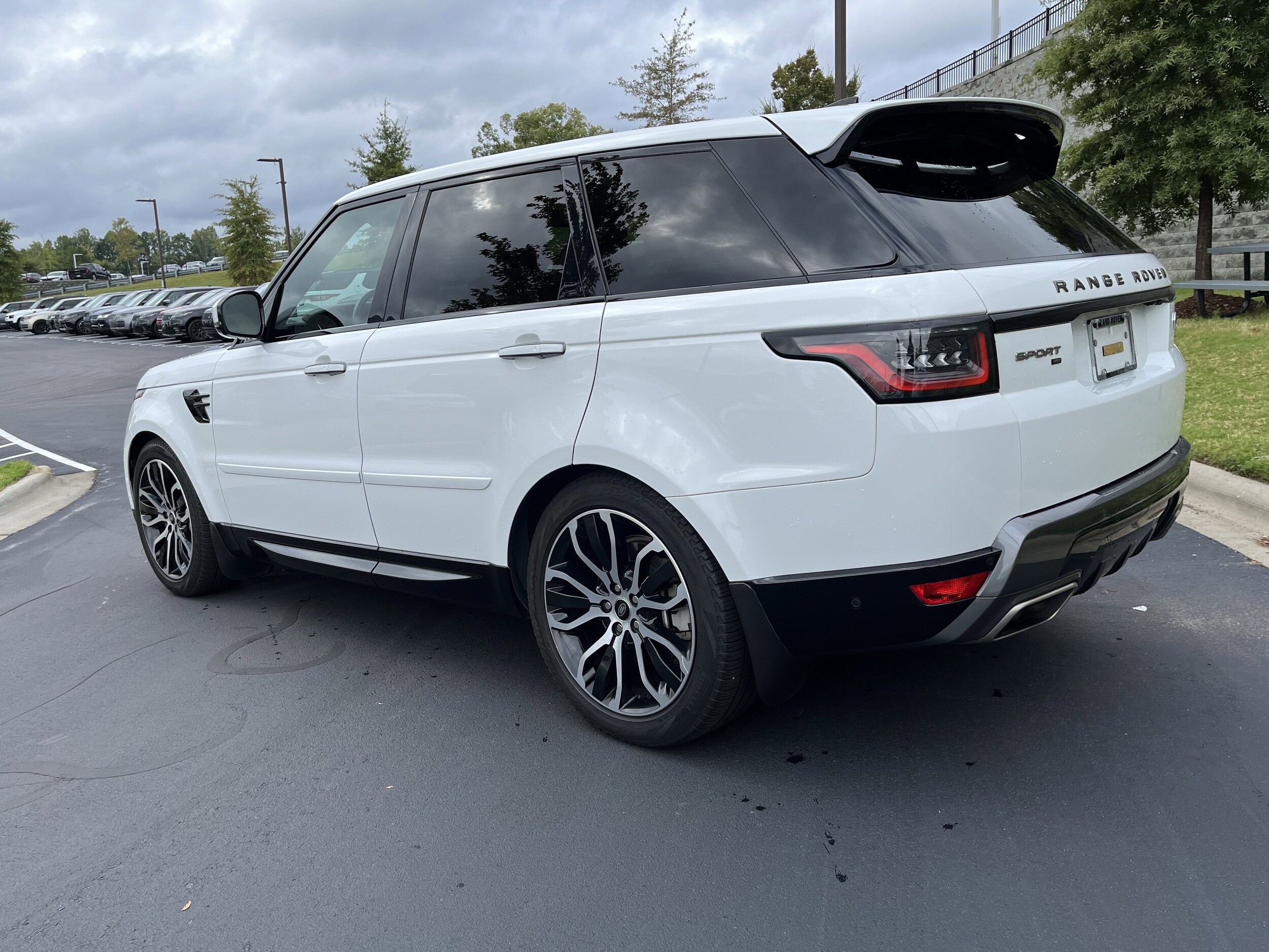 2022 Land Rover Range Rover Sport HSE Silver Edition photo 3