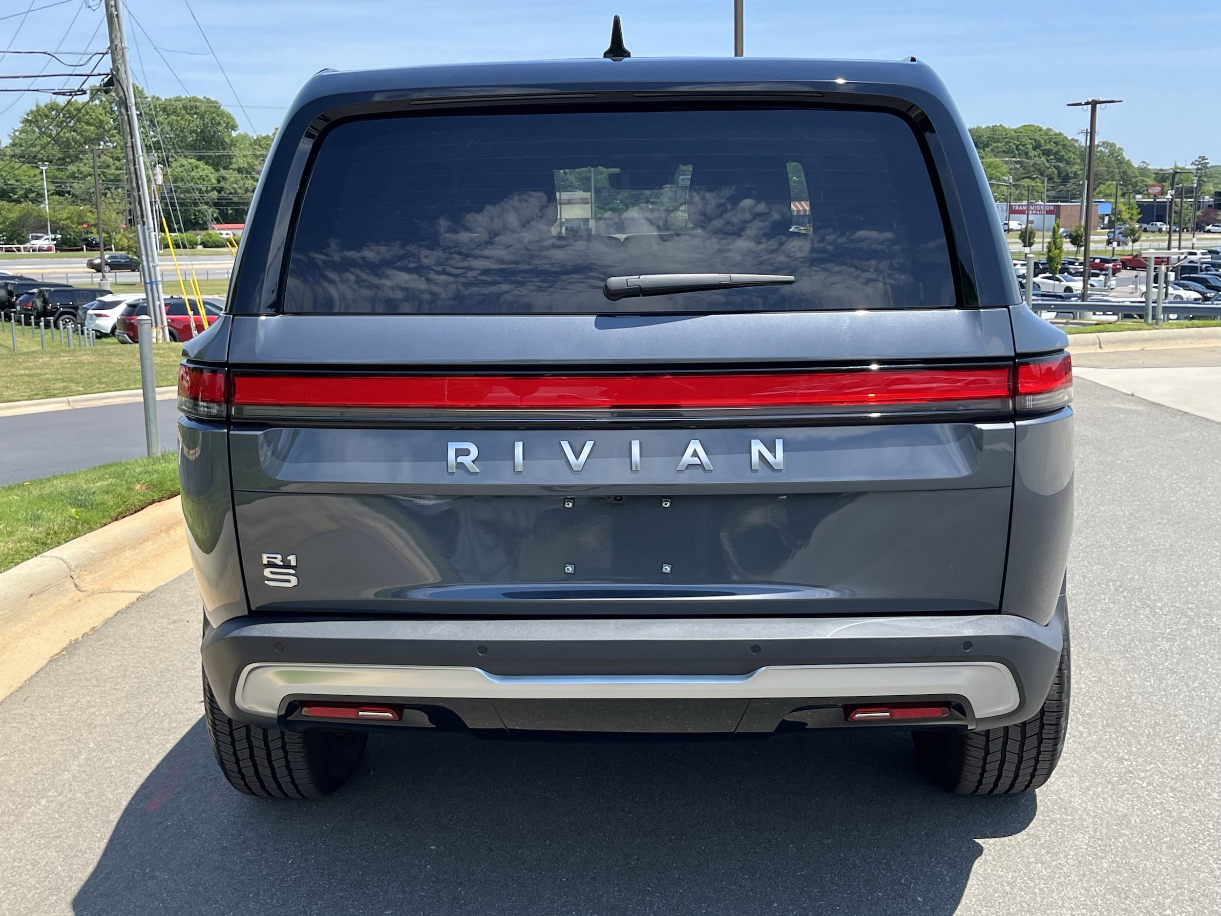 Rivian R1S Adventure
