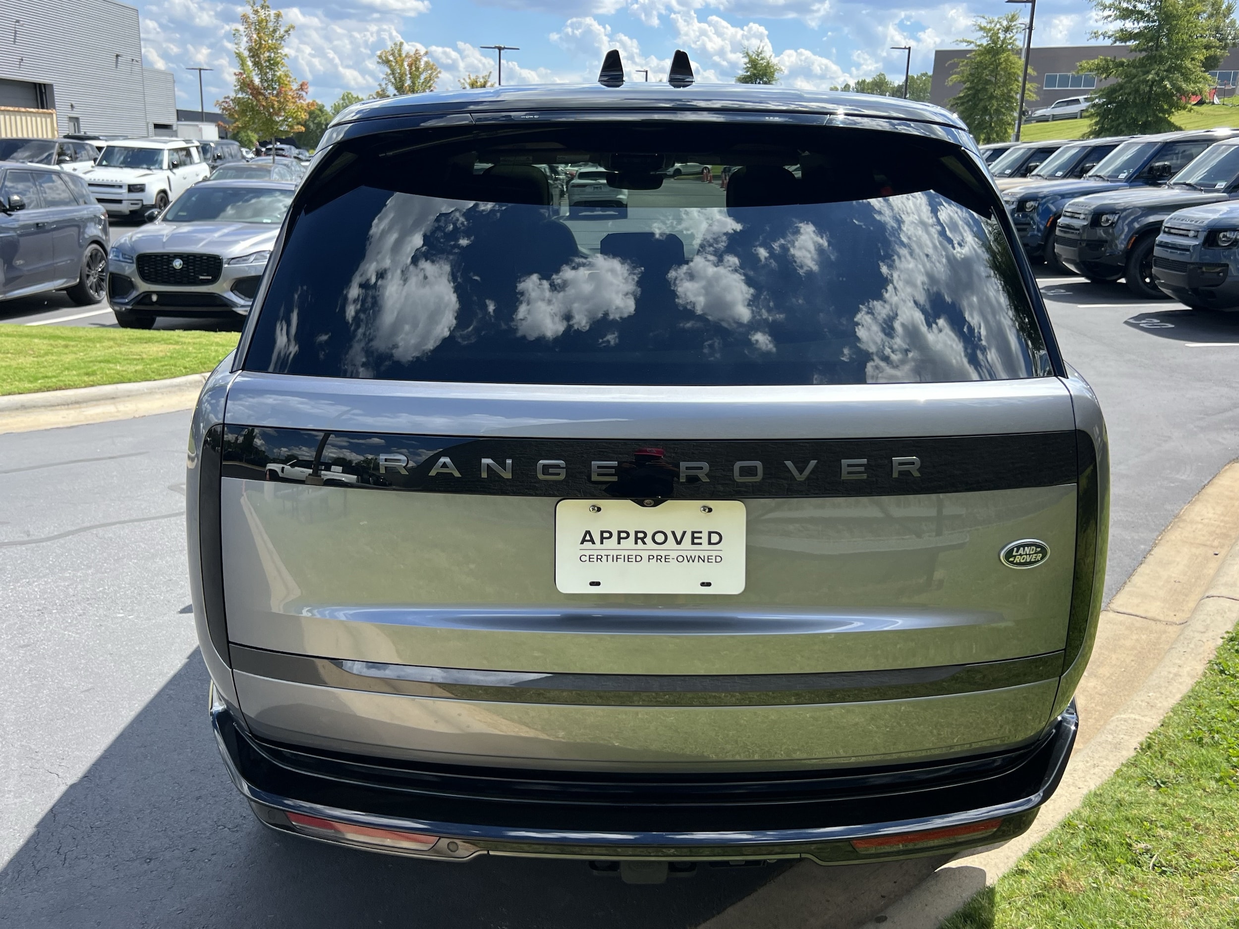 2023 Land Rover Range Rover SE