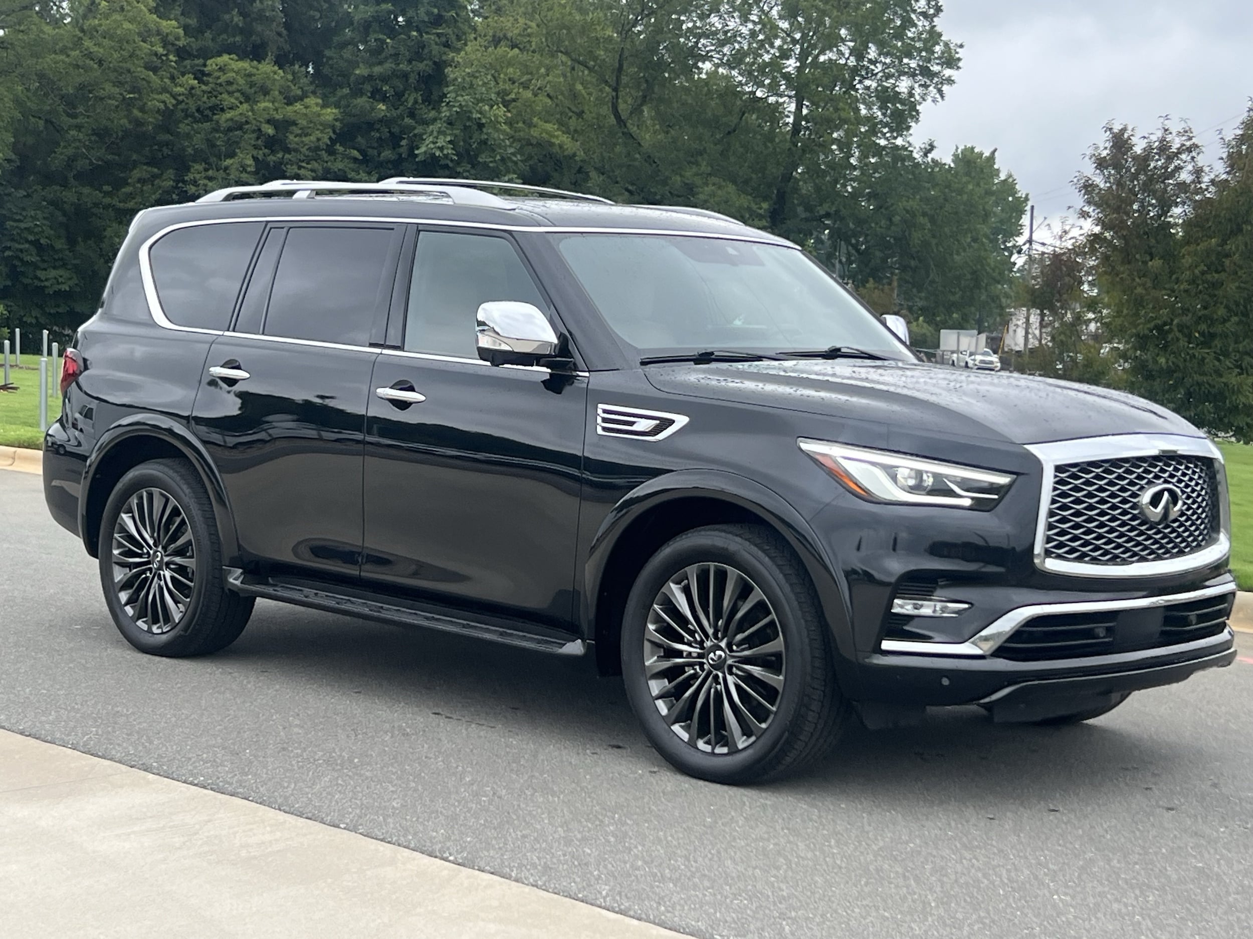 2023 INFINITI QX80 SENSORY