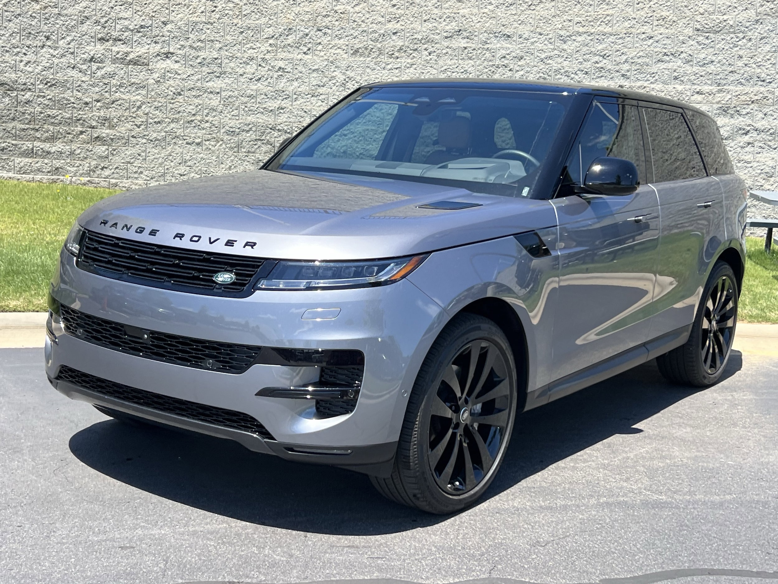2025 Land Rover Range Rover Sport P360 SE MHEV's photo