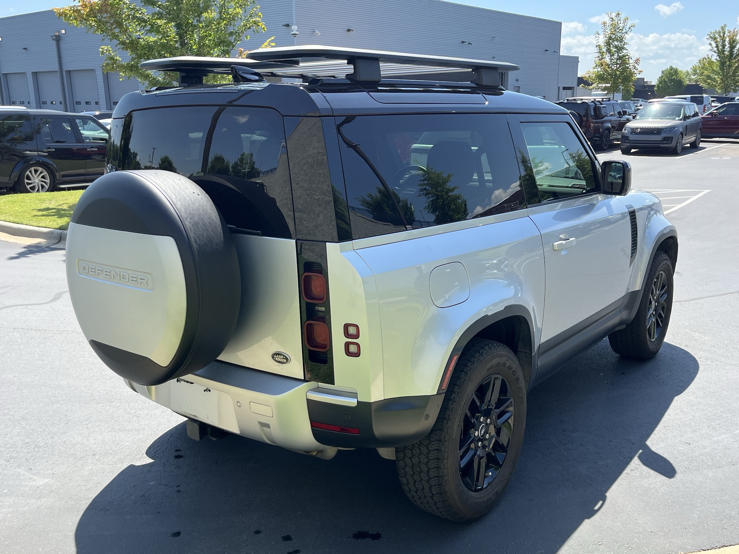 Land Rover Defender S