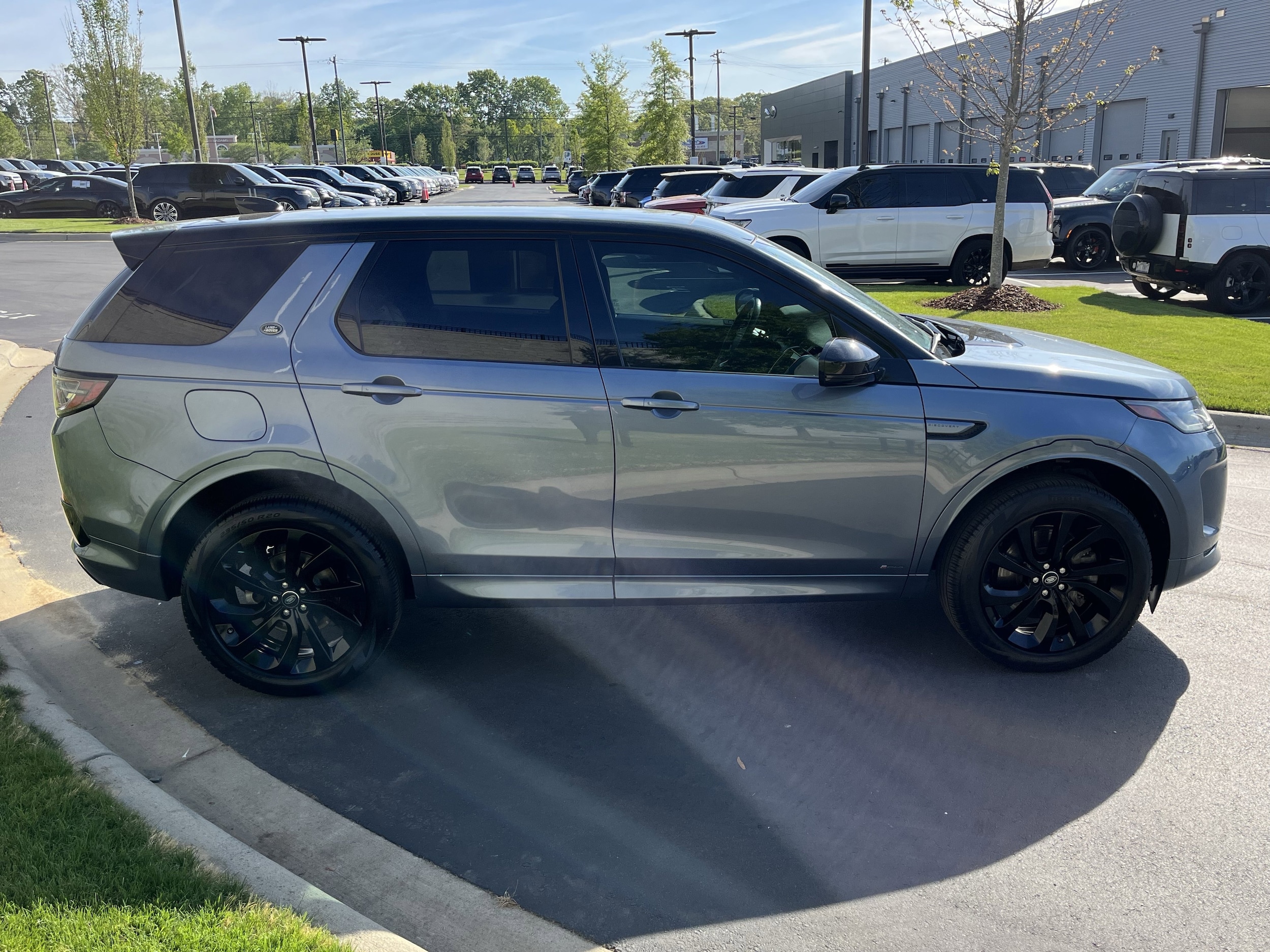 2020 Land Rover Discovery Sport SE R-Dynamic photo 6