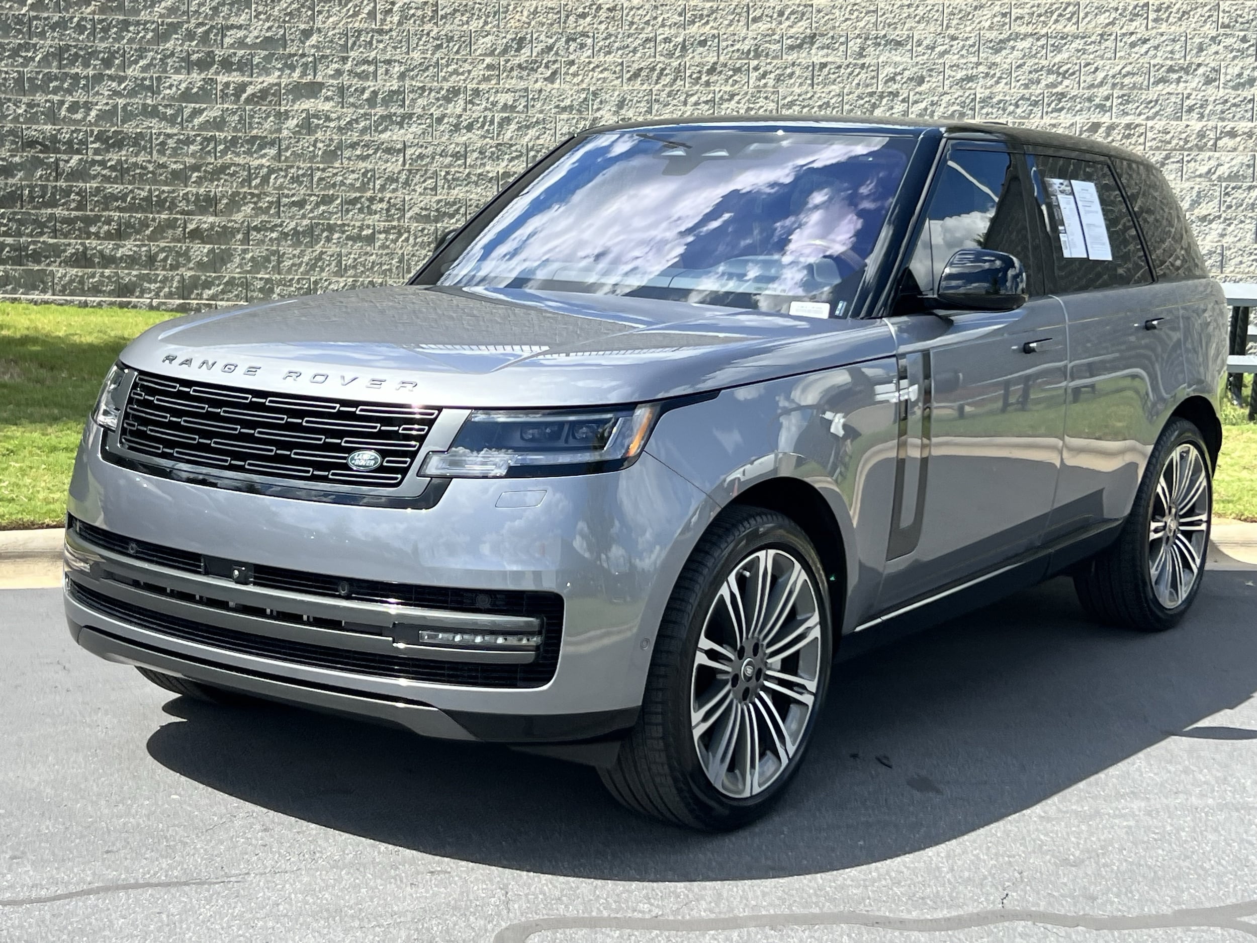 2023 Land Rover Range Rover SE