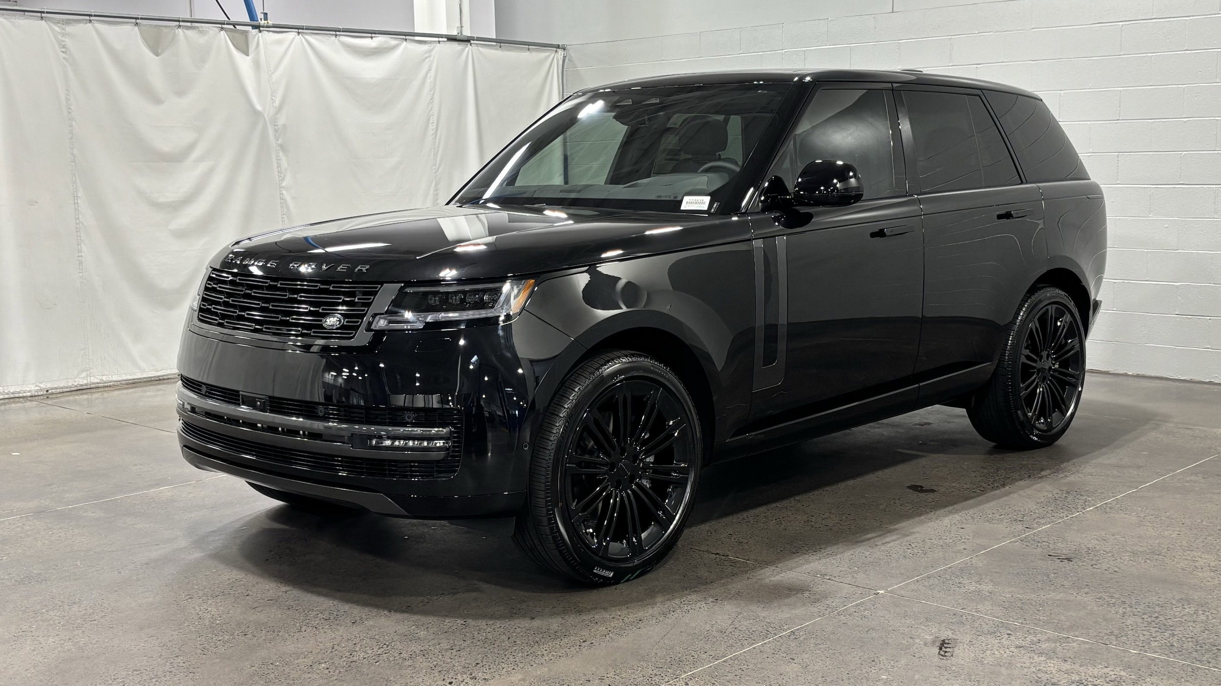 2026 Land Rover Range Rover 3.0 SE SWB's photo