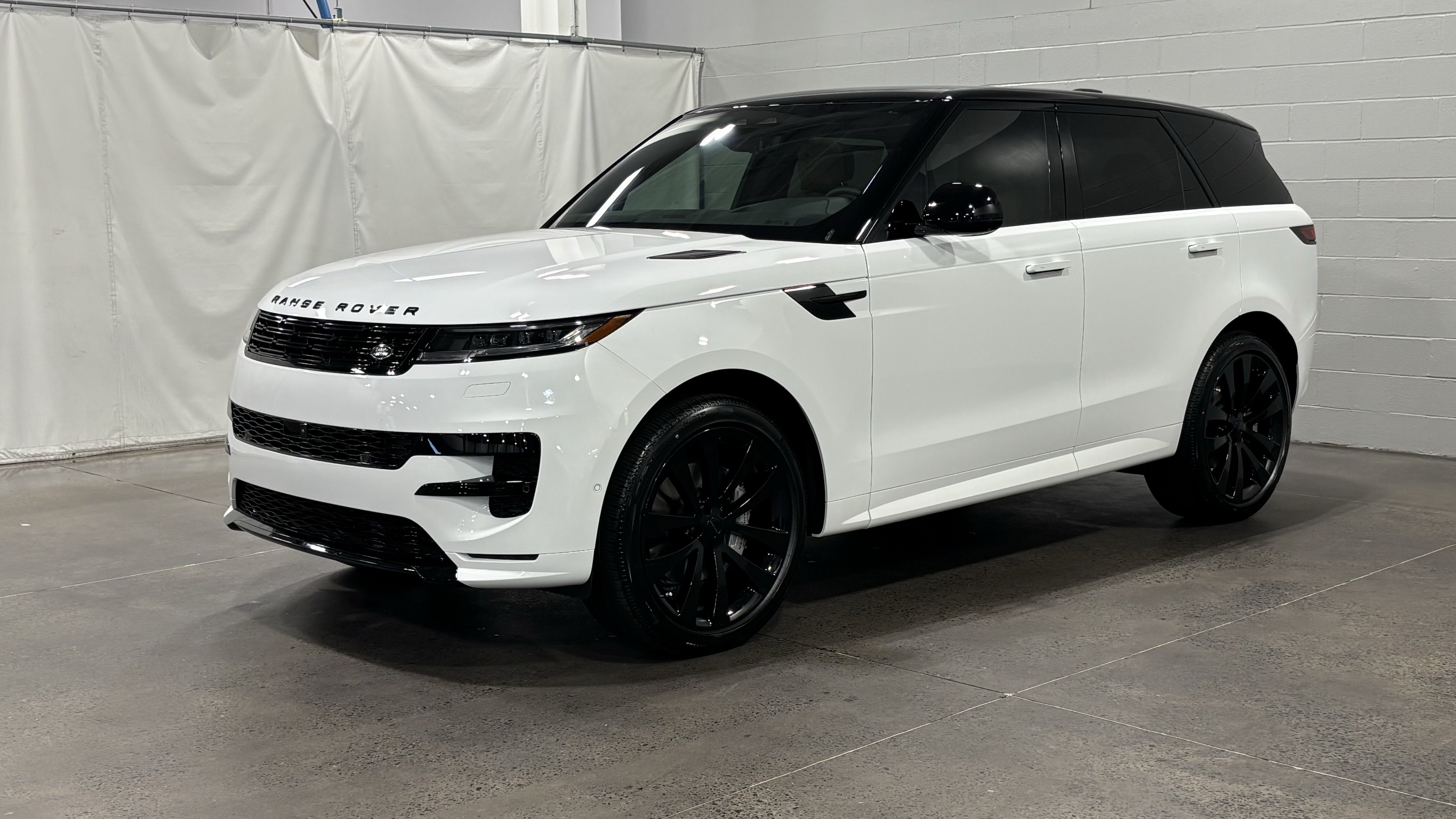 2027 Land Rover Range Rover Sport Dynamic SE SUV