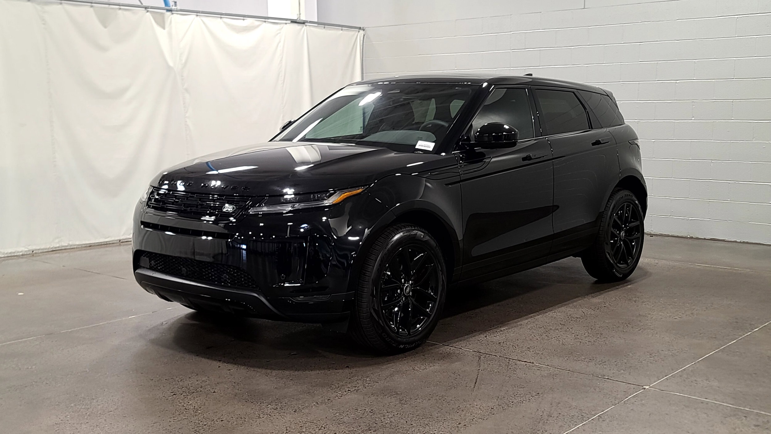2026 Land Rover Range Rover Evoque S's photo