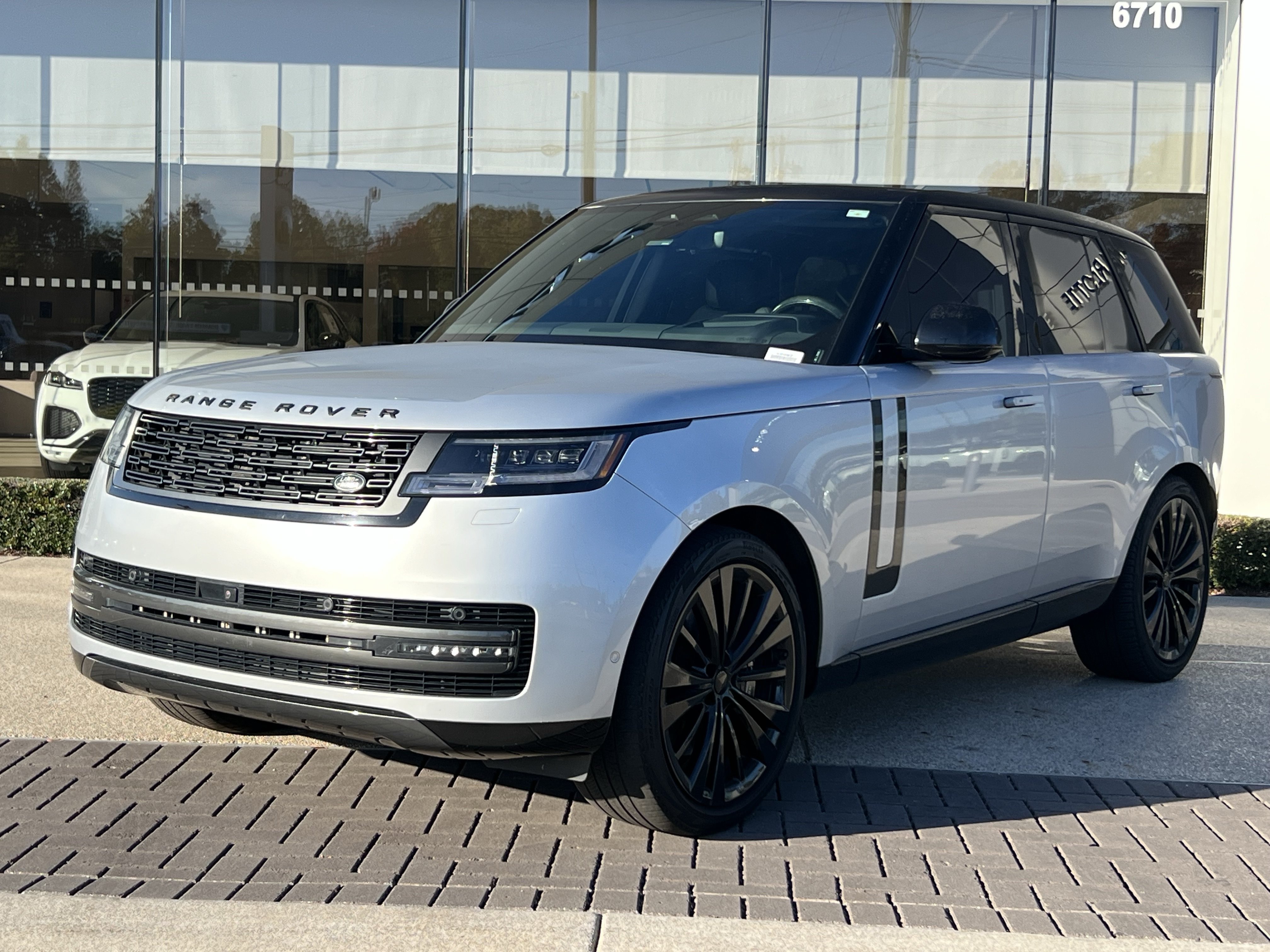 Used 2024 Land Rover Range Rover SE SUV