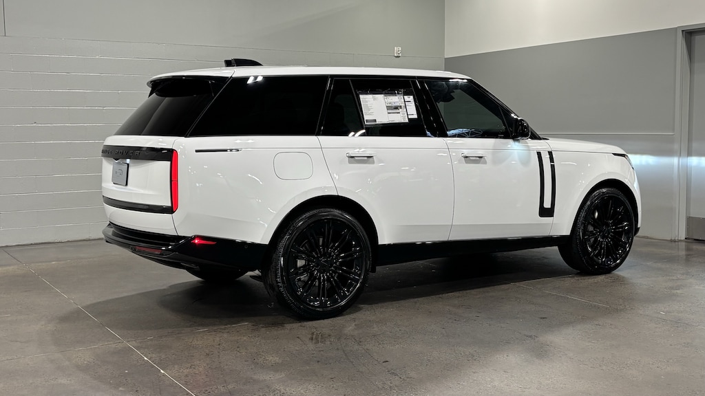 New 2026 Land Rover Range Rover SE SUV