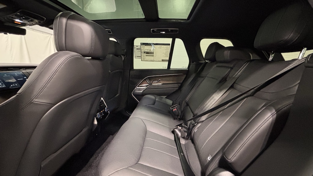 New 2026 Land Rover Range Rover SE SUV