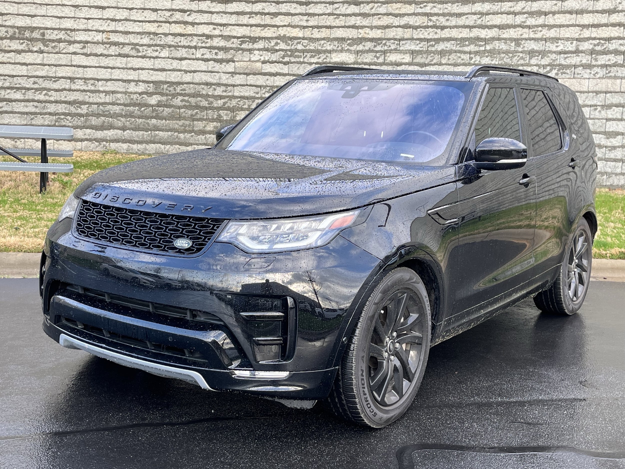 2020 Land Rover Discovery Landmark Edition