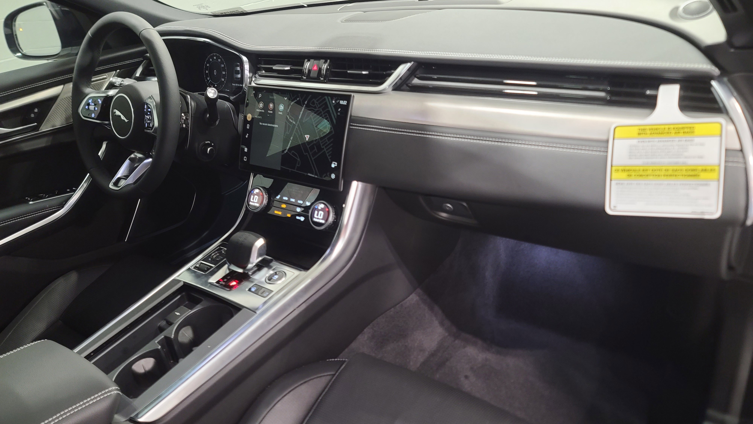 2024 Jaguar XF R-Dynamic SE photo 3