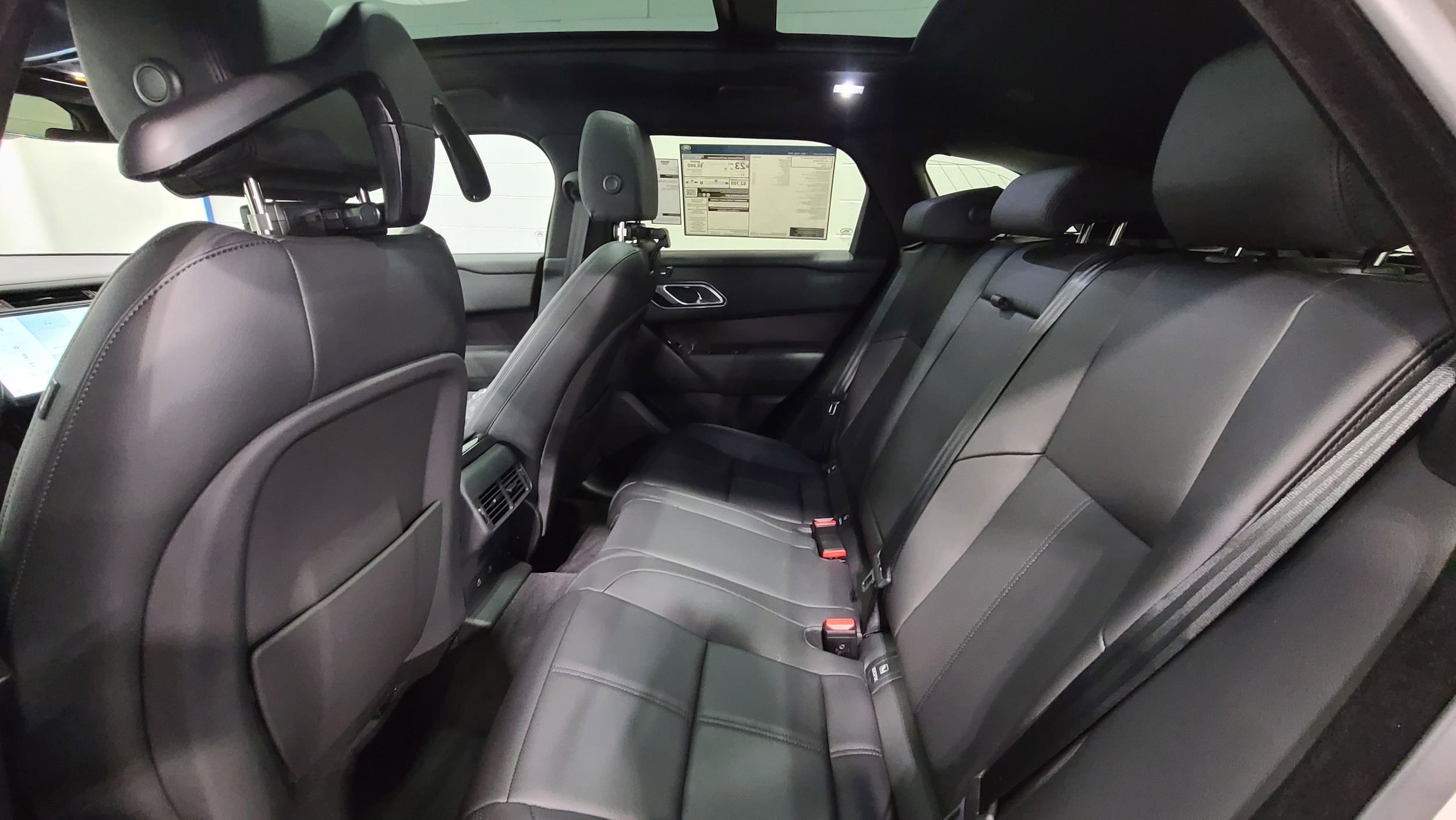 2026 Land Rover Range Rover Velar Dynamic SE photo 5