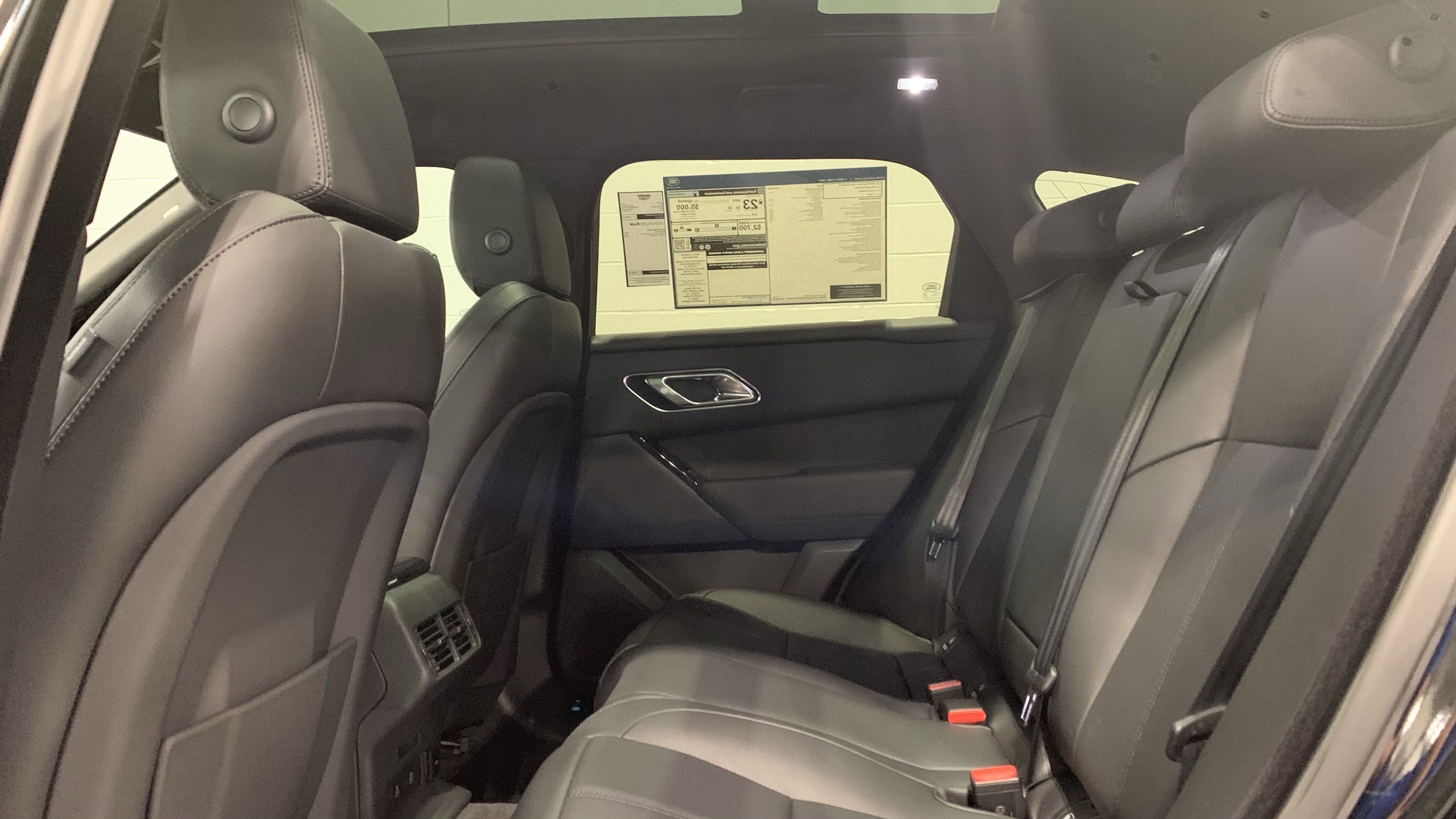 2026 Land Rover Range Rover Velar Dynamic SE photo 5