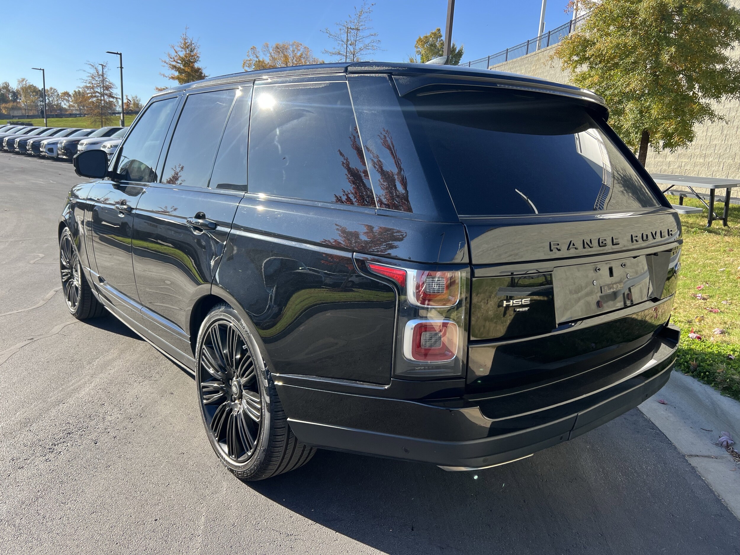 2021 Land Rover Range Rover P525 HSE HSE Westminster Edition photo 3