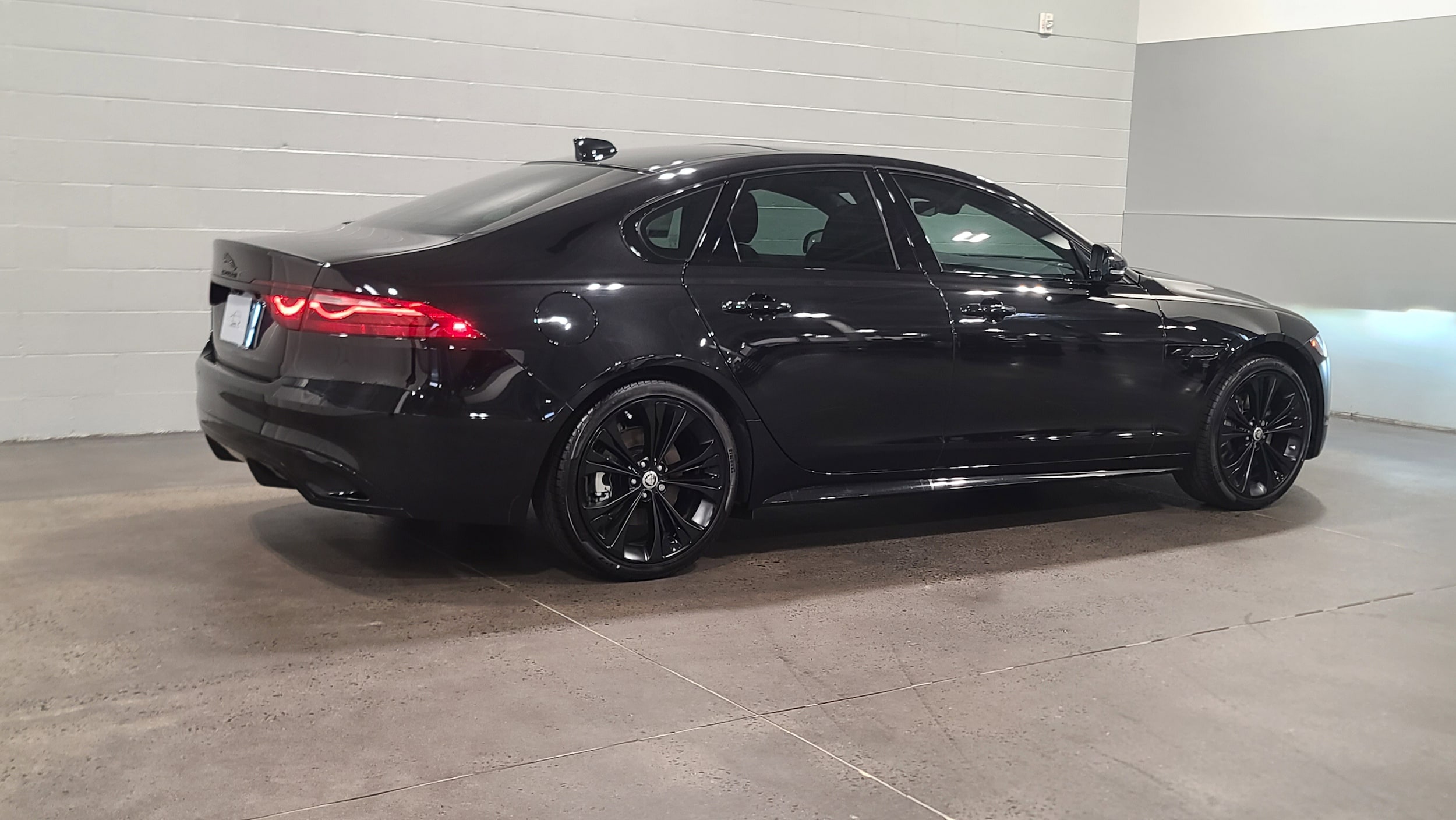 2024 Jaguar XF R-Dynamic SE photo 2