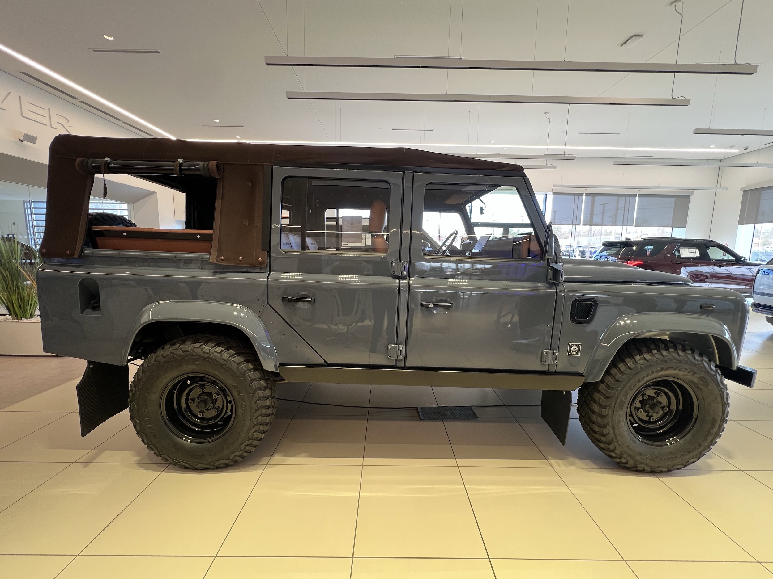 1998 Land Rover Defender 110 photo 4