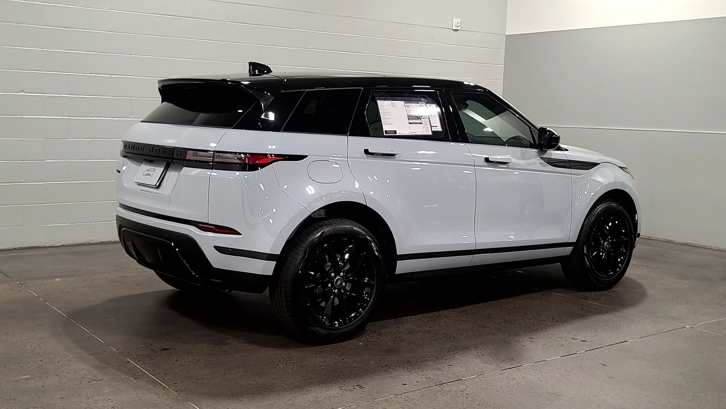 2026 Land Rover Range Rover Evoque Core S photo 2