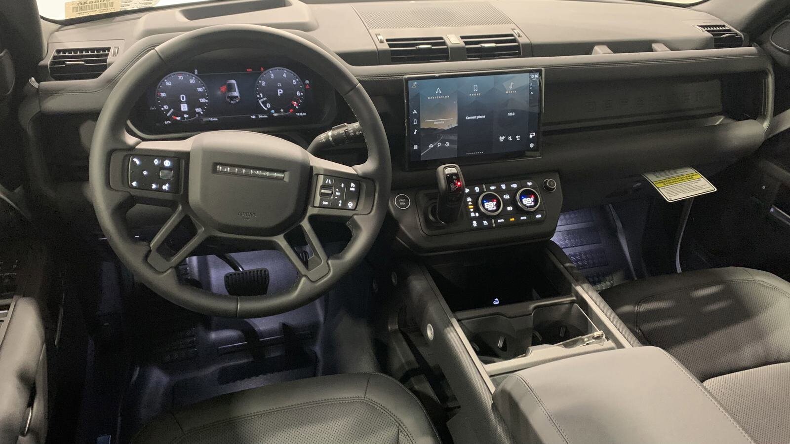 2025 Land Rover Defender 130 Outbound photo 4