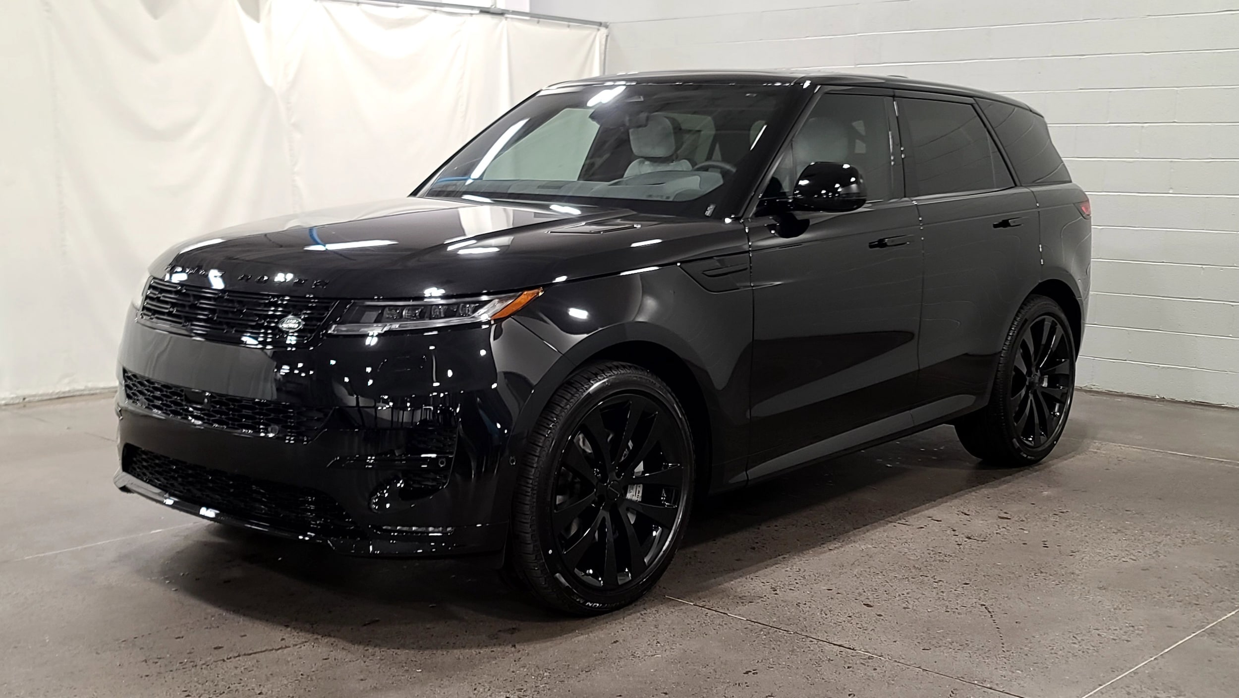 2026 Land Rover Range Rover Sport Dynamic SE's photo