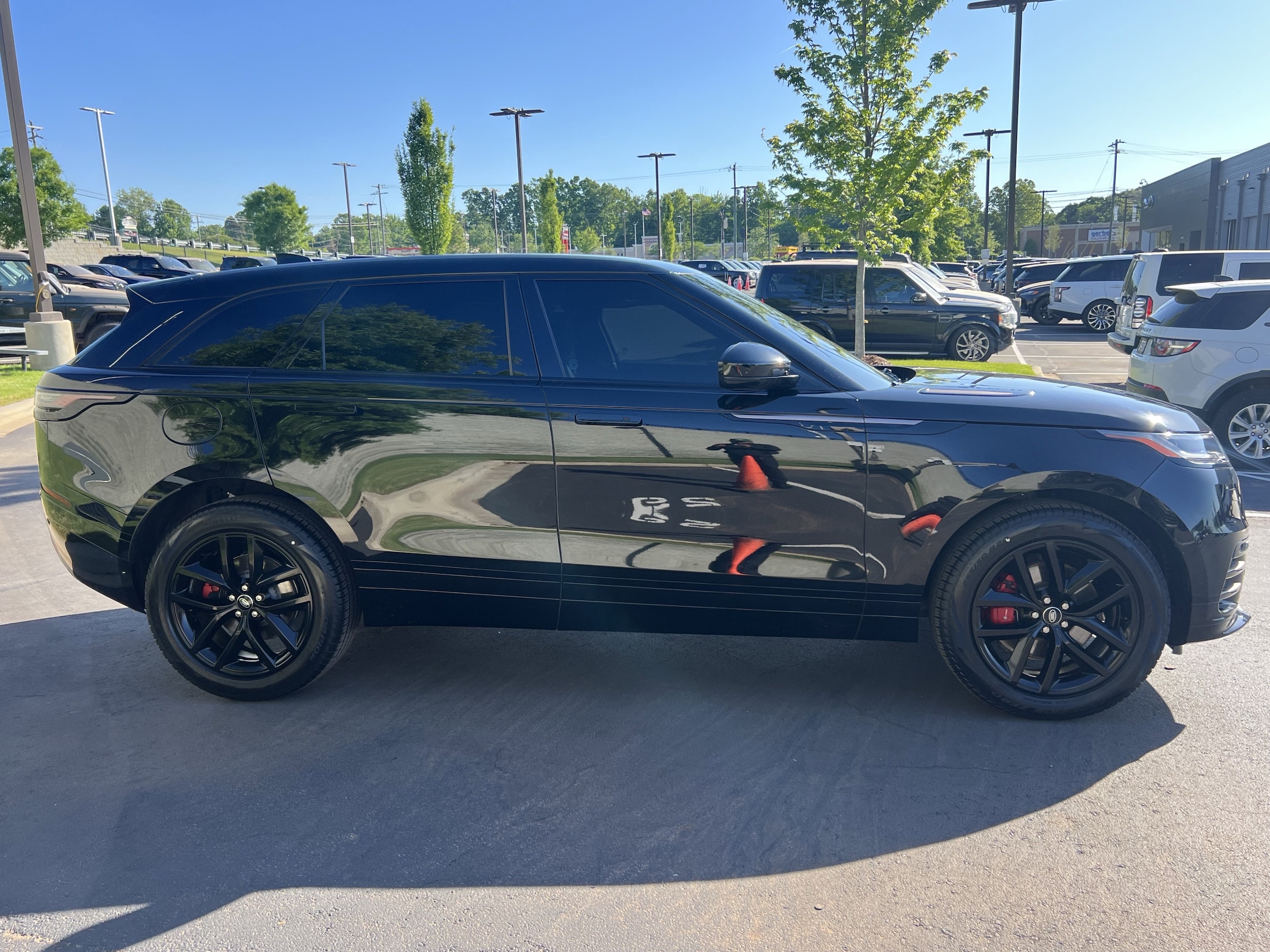 2025 Land Rover Range Rover Velar Dynamic SE photo 5