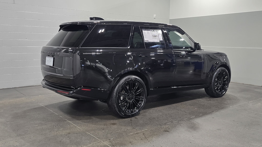New 2026 Land Rover Range Rover SE SUV