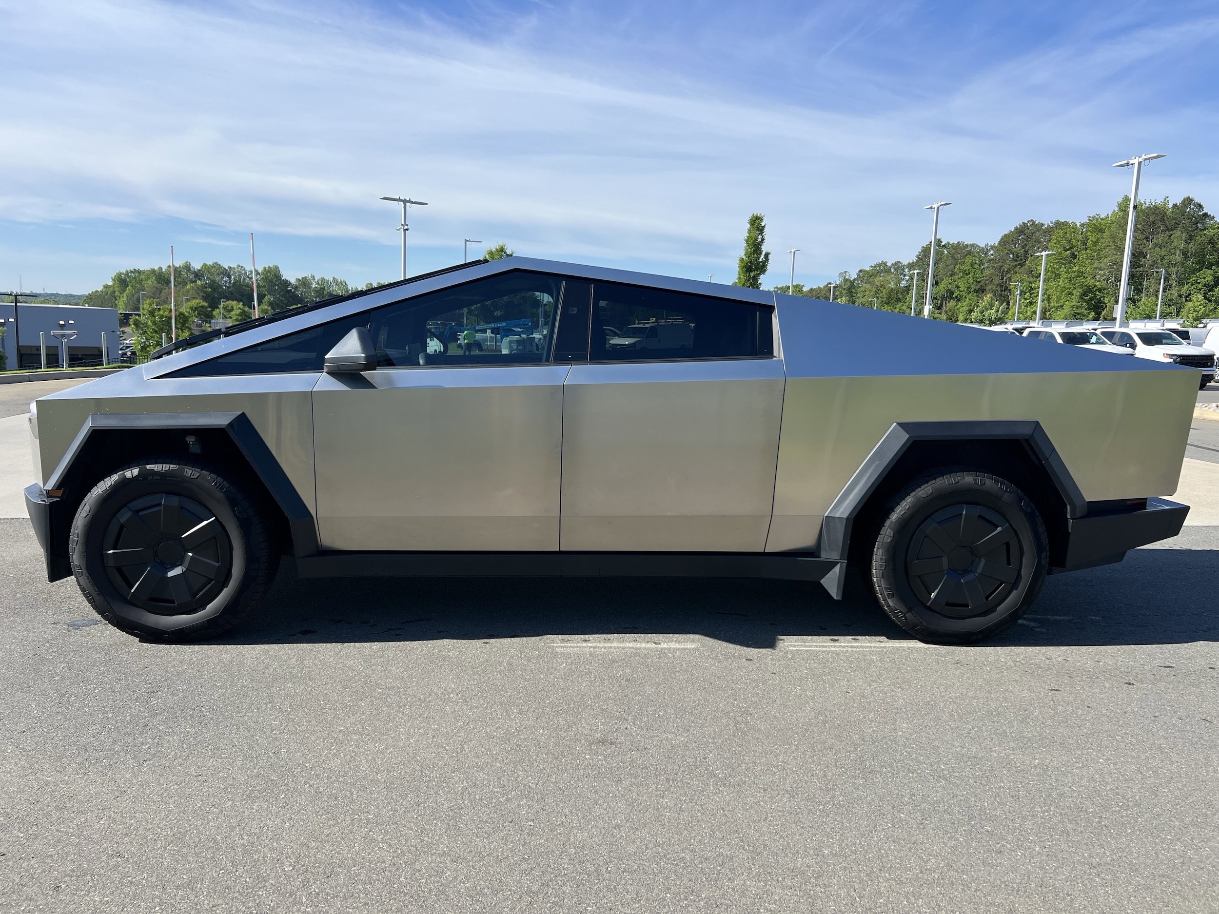 2024 Tesla Cybertruck photo 4