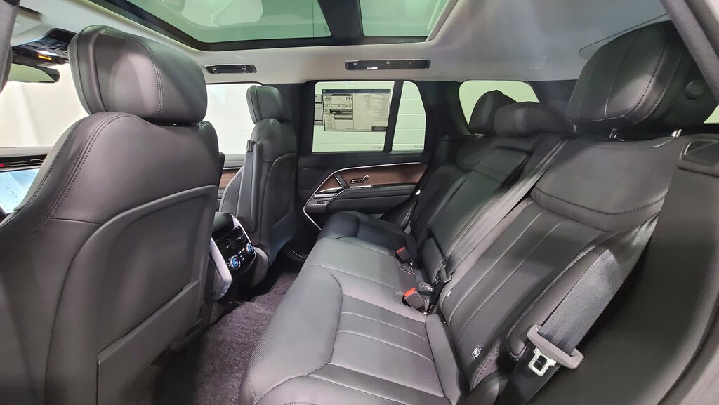 New 2026 Land Rover Range Rover SE SUV